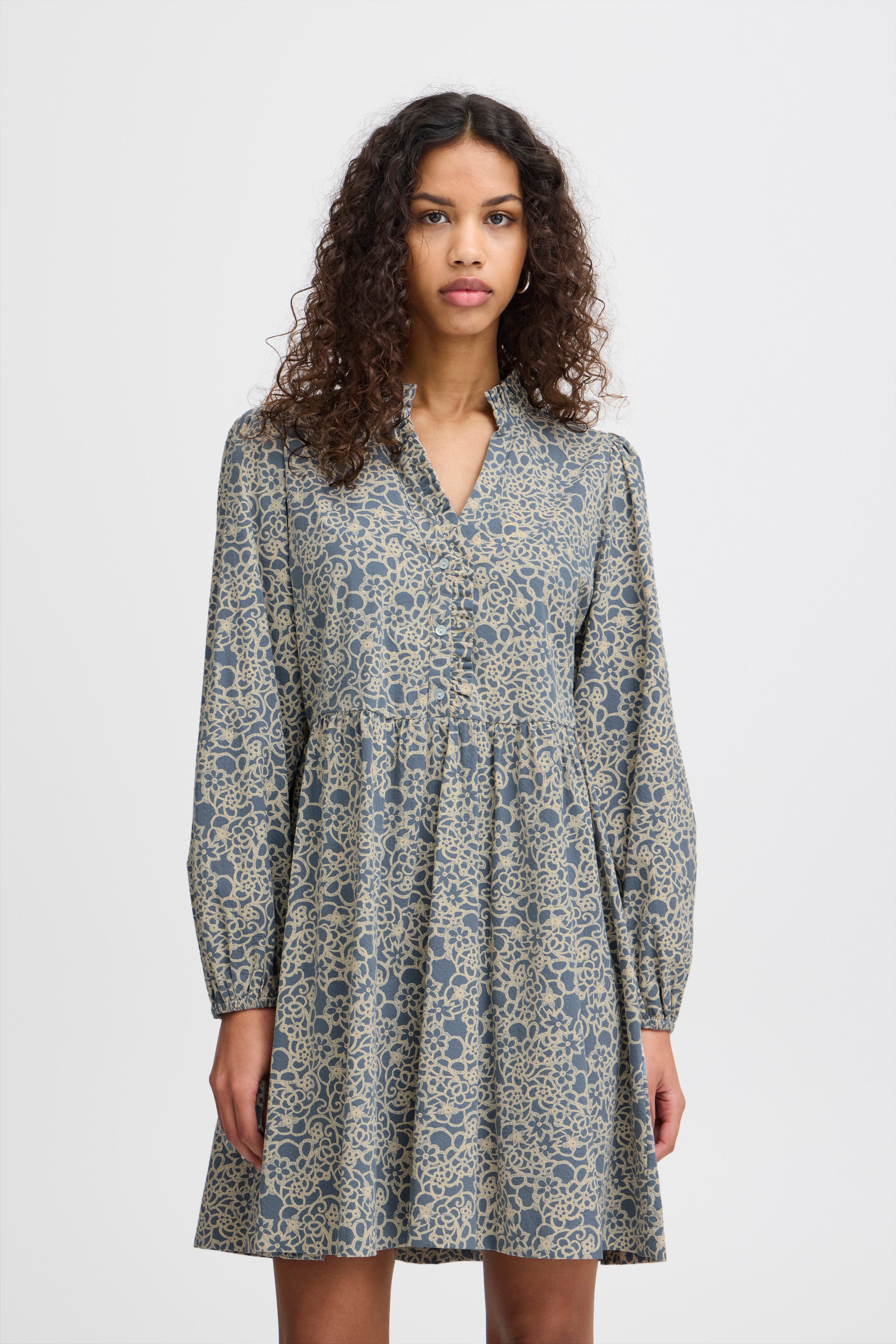 IHQWISSA Dress LOOKBOOK FRONT 20121613-203423