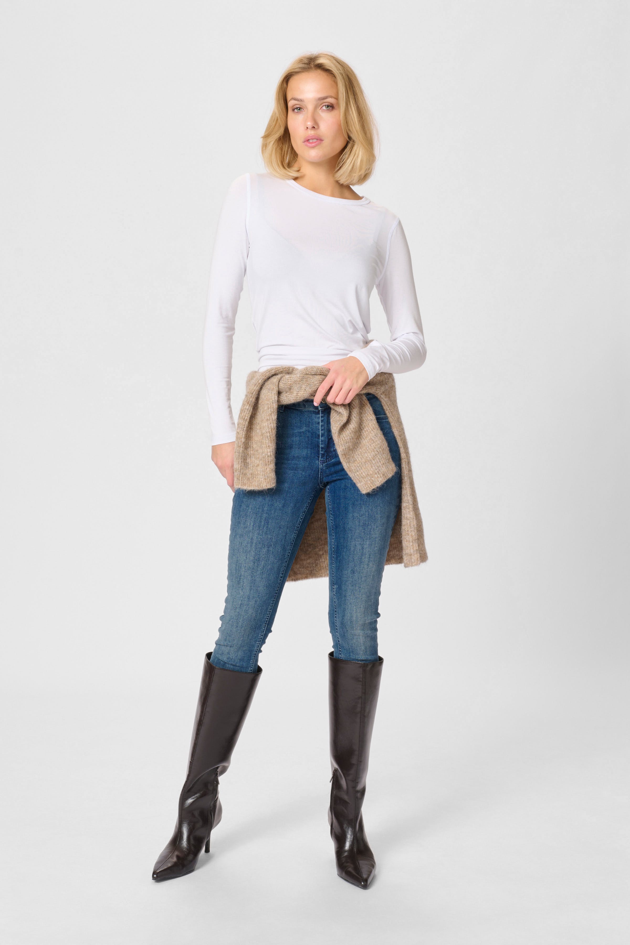 31 THE CELINAZIP 100 SLIM LOOKBOOK FRONT 10703562-100055