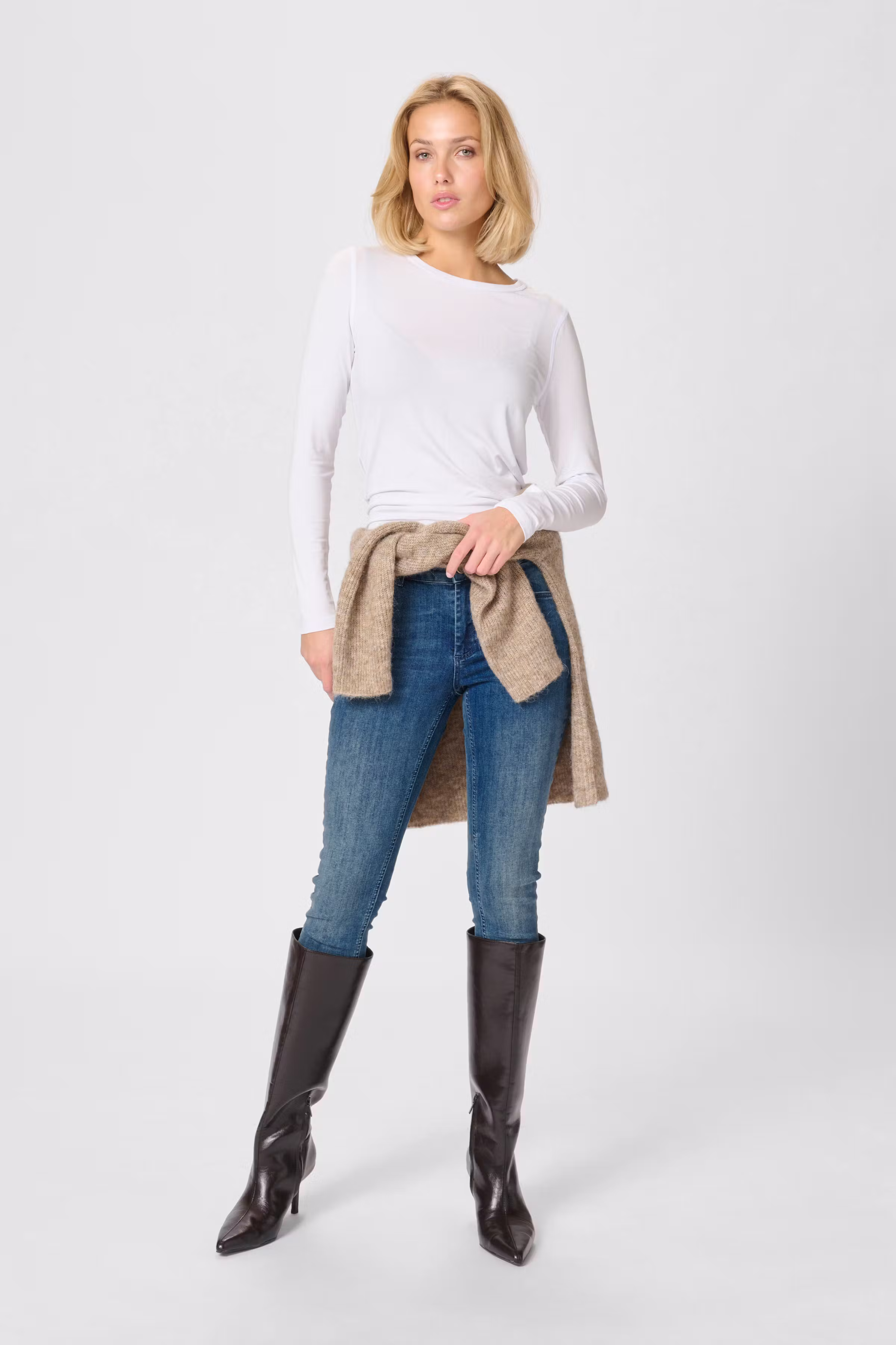 31 THE CELINAZIP 100 SLIM LOOKBOOK FRONT 10703562-100055