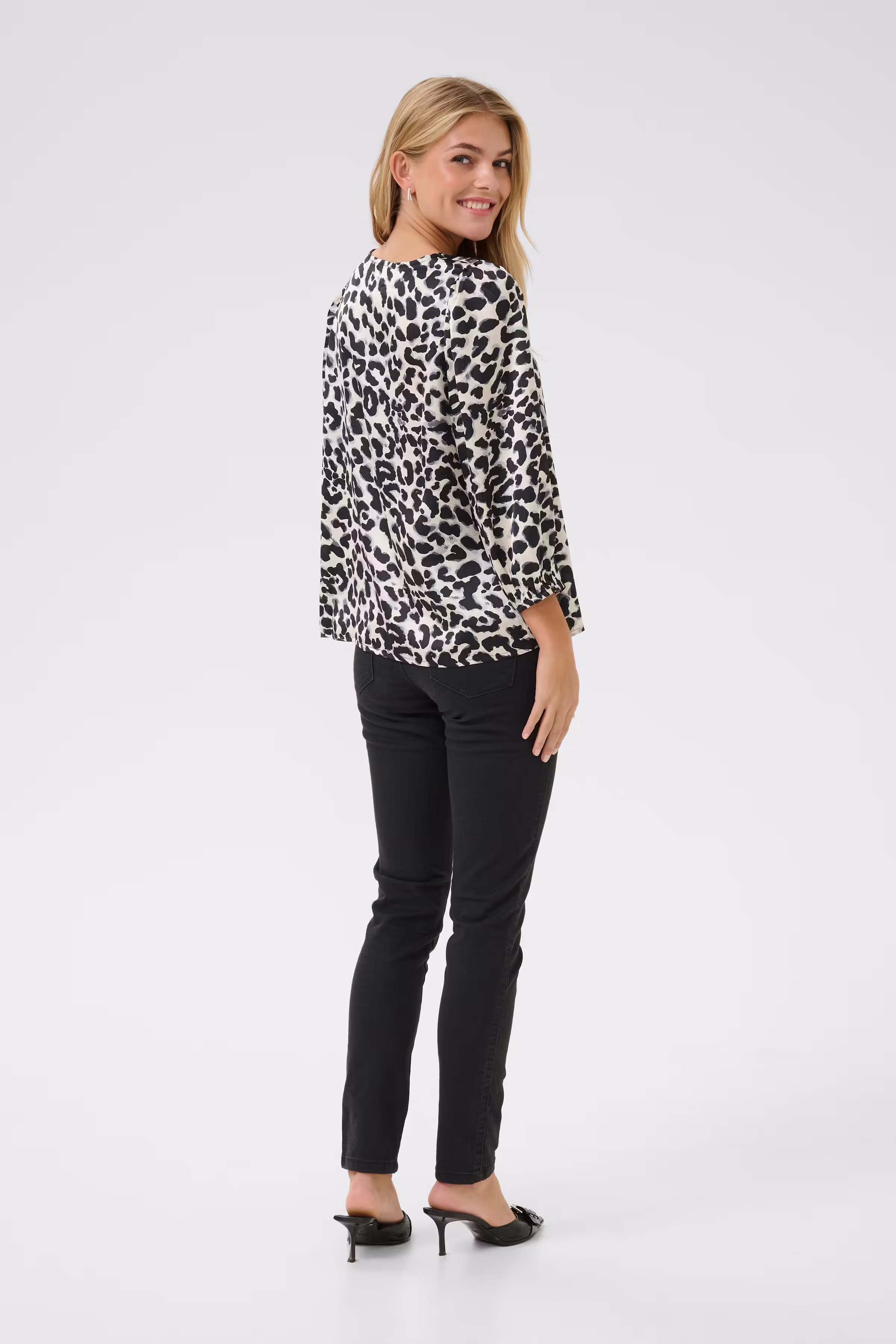 KAmagda Bluse LOOKBOOK BACK 10510182-107798