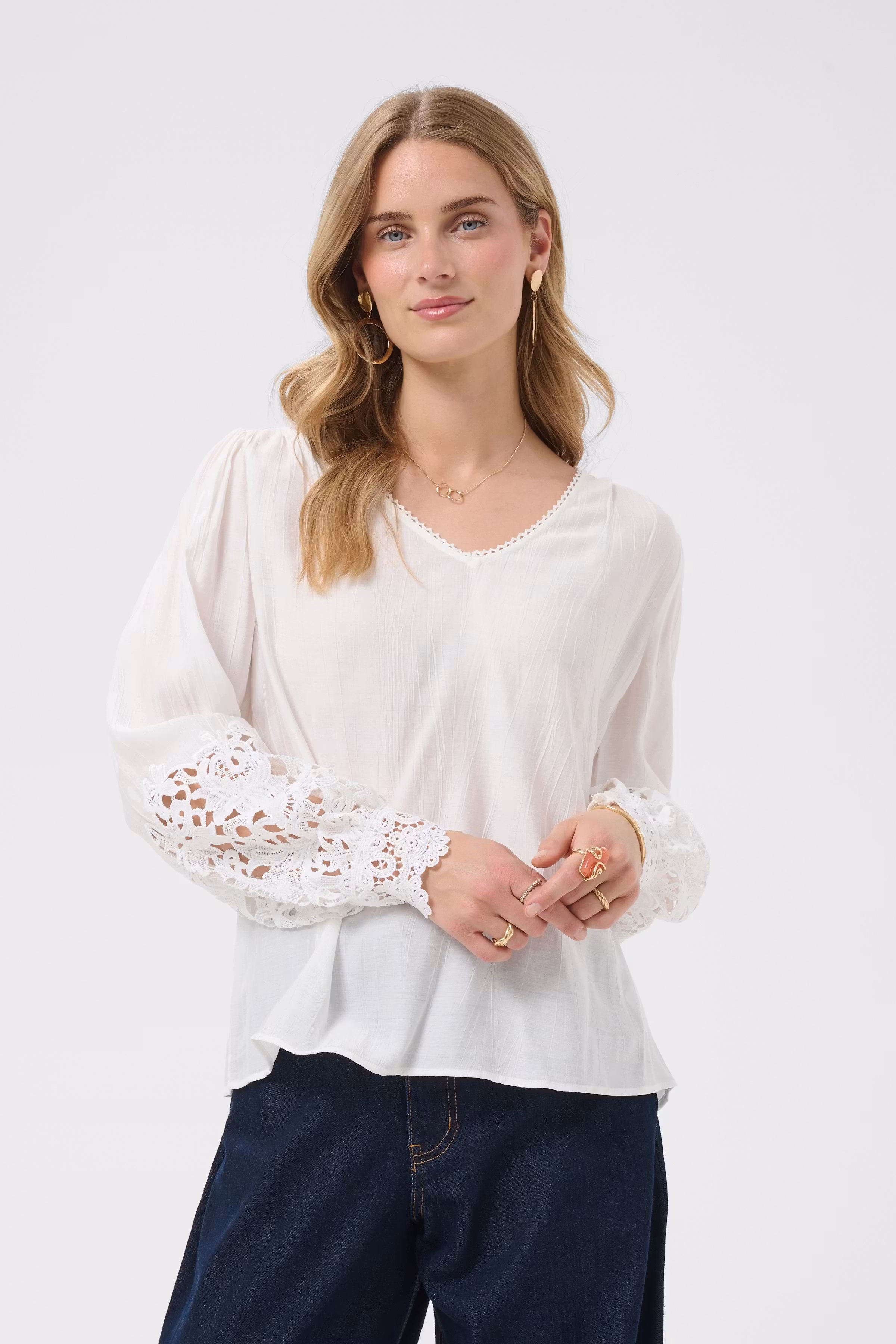 CRTina Bluse LOOKBOOK FRONT 10614427-110602