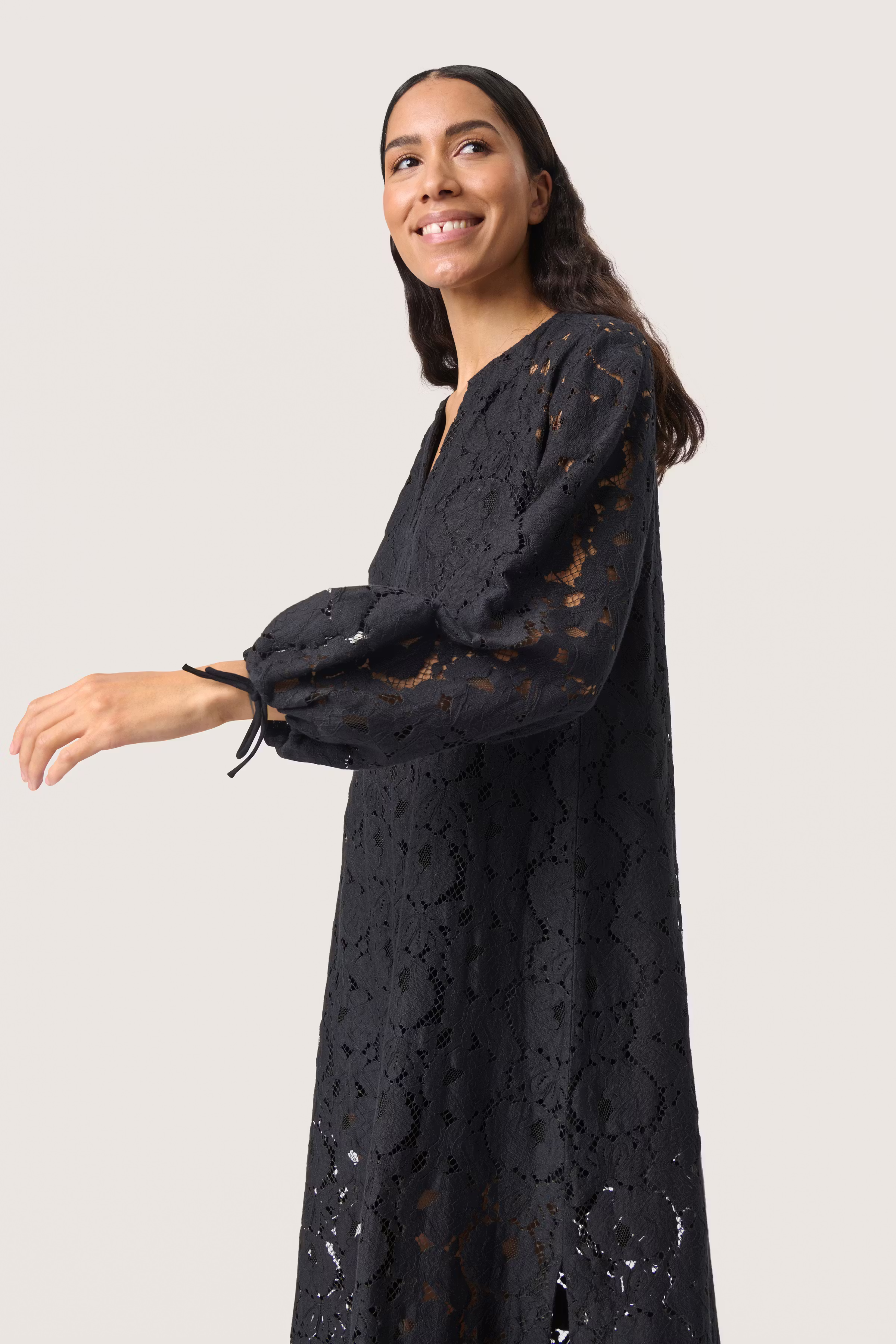 SLTaya Dress LOOKBOOK FRONT 30408672-194008