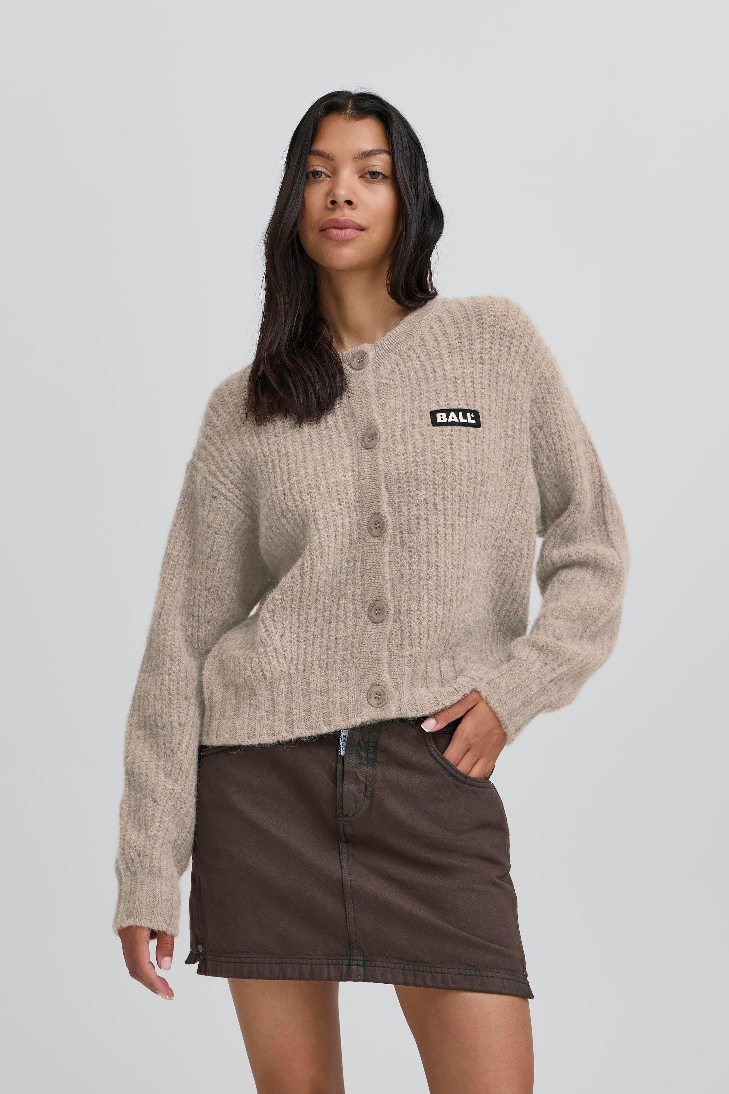 BASTACY Cardigan LOOKBOOK FRONT 50405351-160205