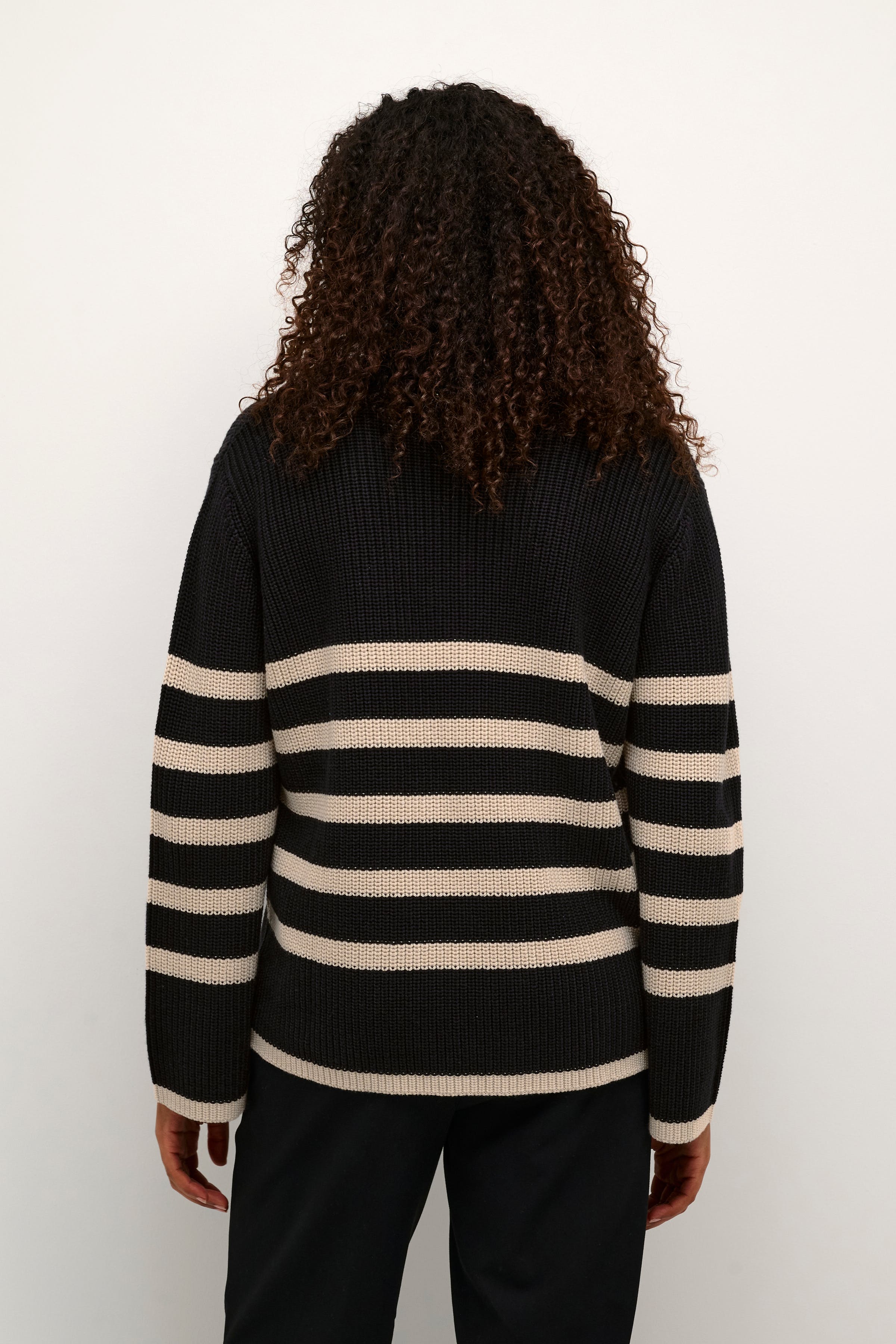 KAirina Pullover LOOKBOOK BACK 10507671-104544