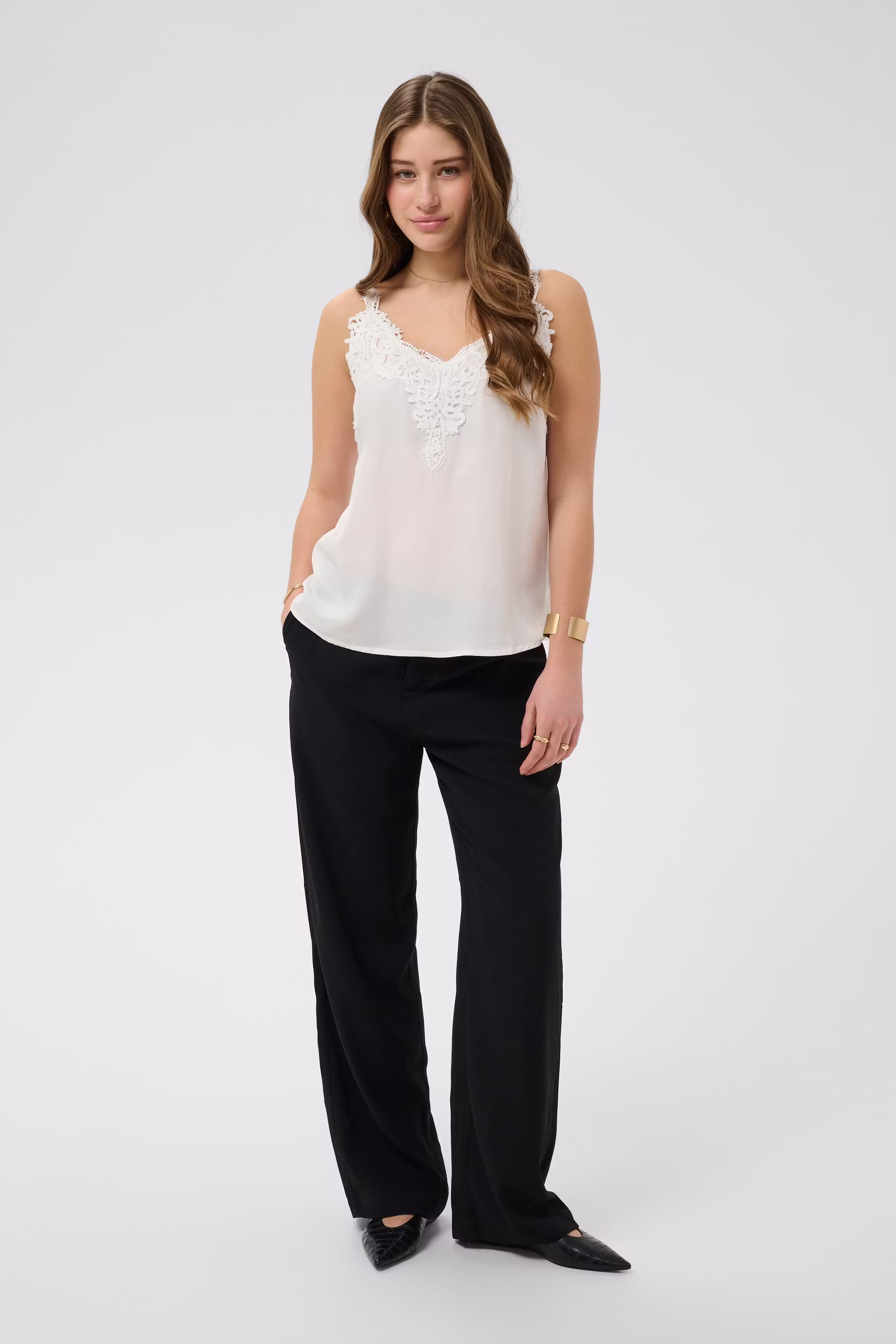 CRAnna Top LOOKBOOK FRONT 10611224-110602