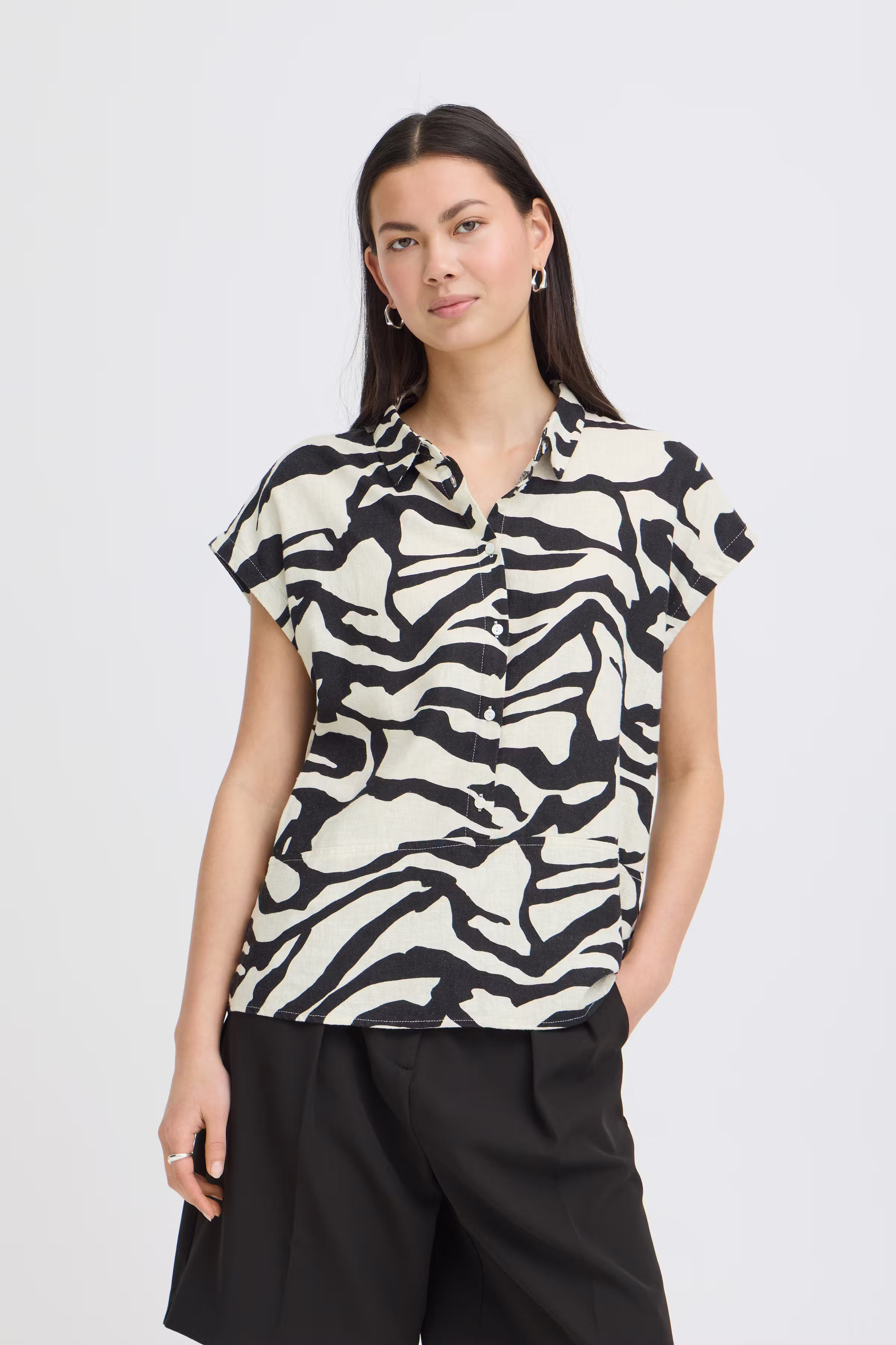 IHLINNO Kortärmad blus LOOKBOOK FRONT 20122922-900005584