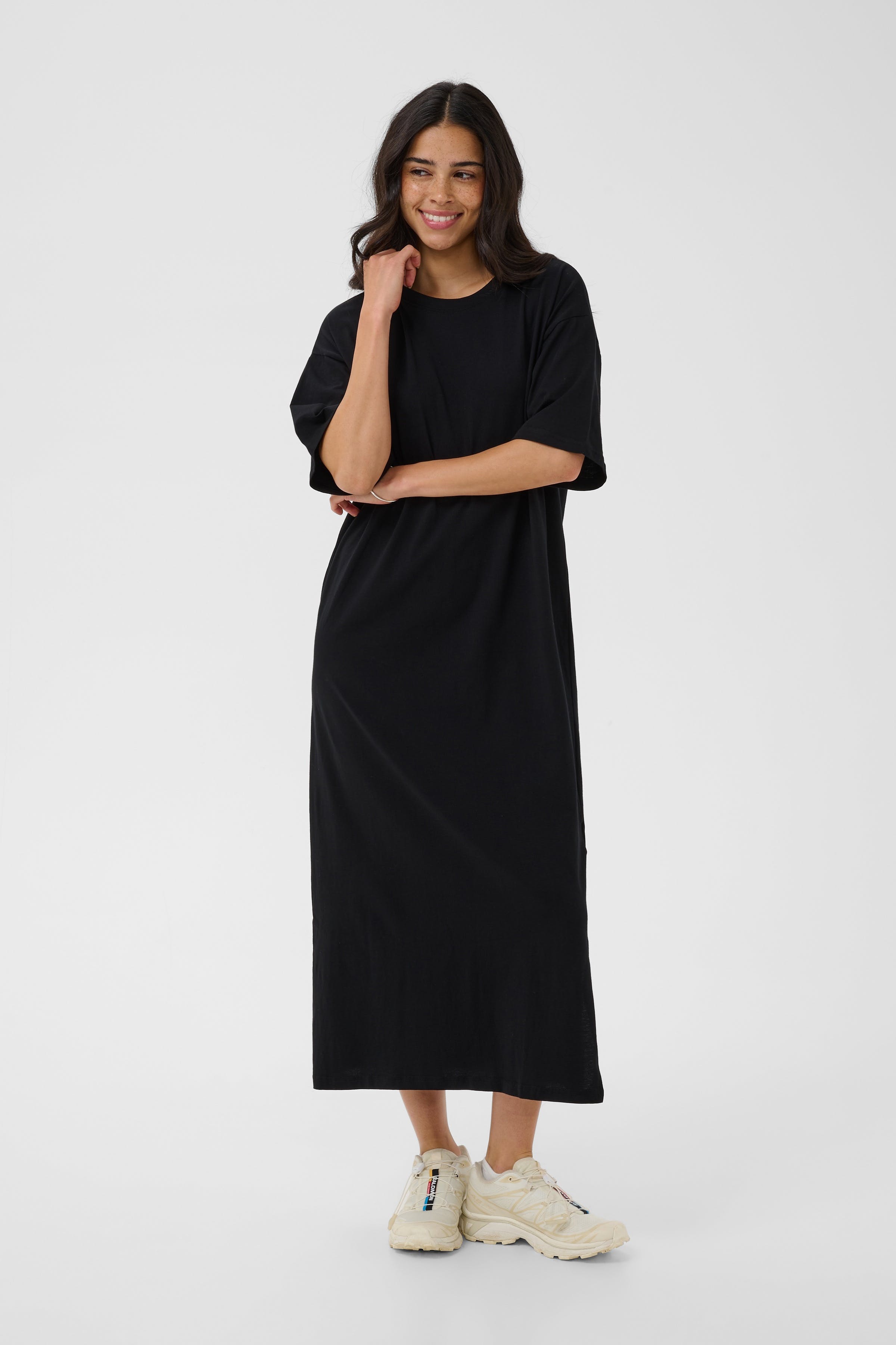 KAEDNA Kjole LOOKBOOK FRONT 10507351-100121
