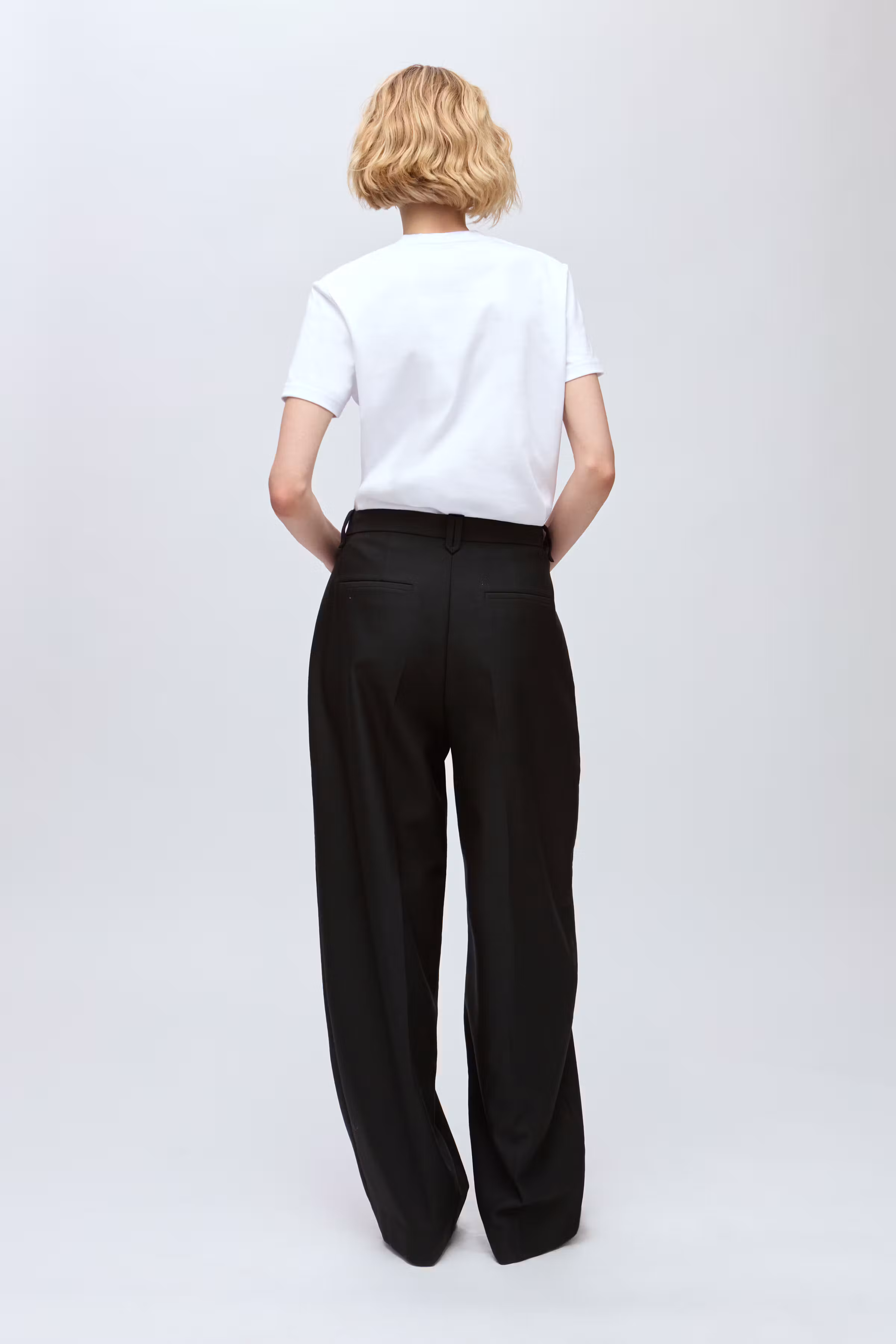 IOPinta Trousers LOOKBOOK BACK 30600133-BK999