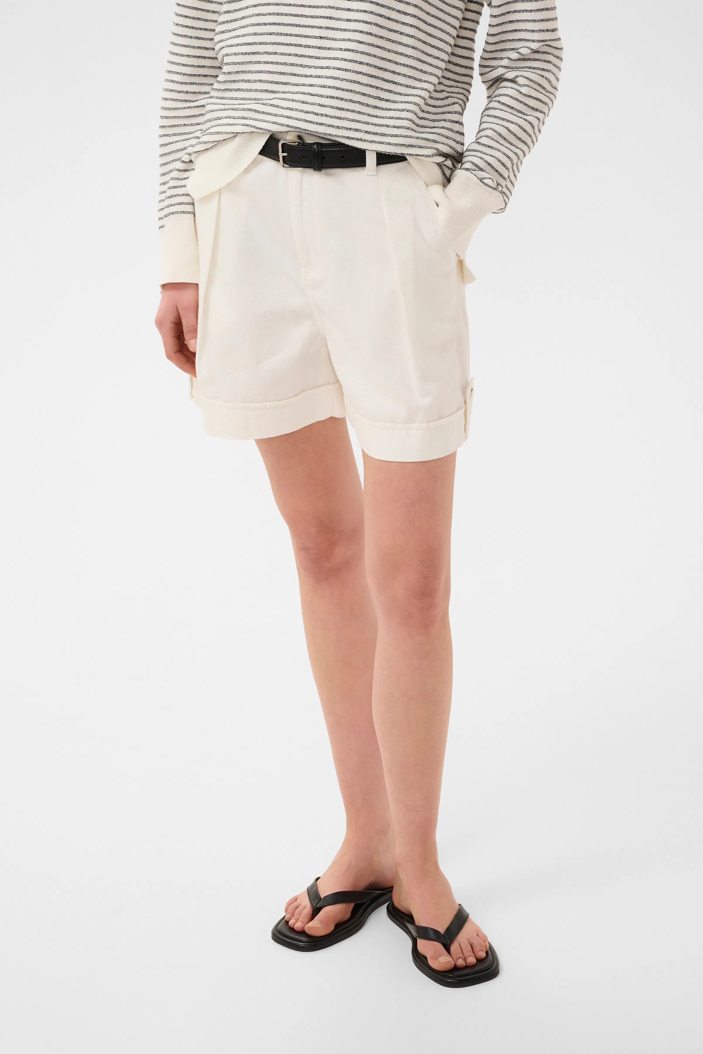 ELLYIW Shorts LOOKBOOK FRONT 30112552-300001