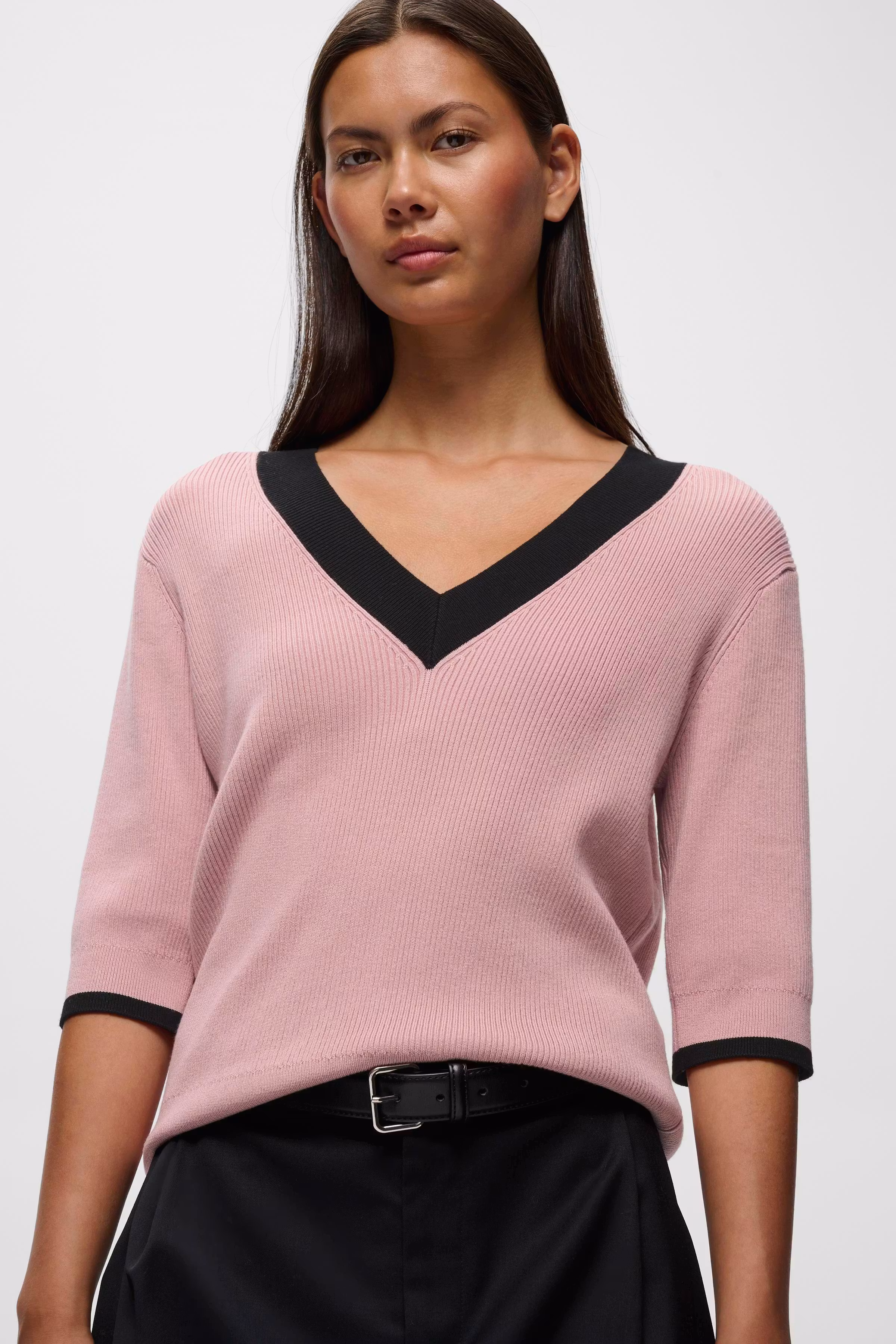 LeenahIW V-Neck Pullover LOOKBOOK DETAIL 30110675-151607