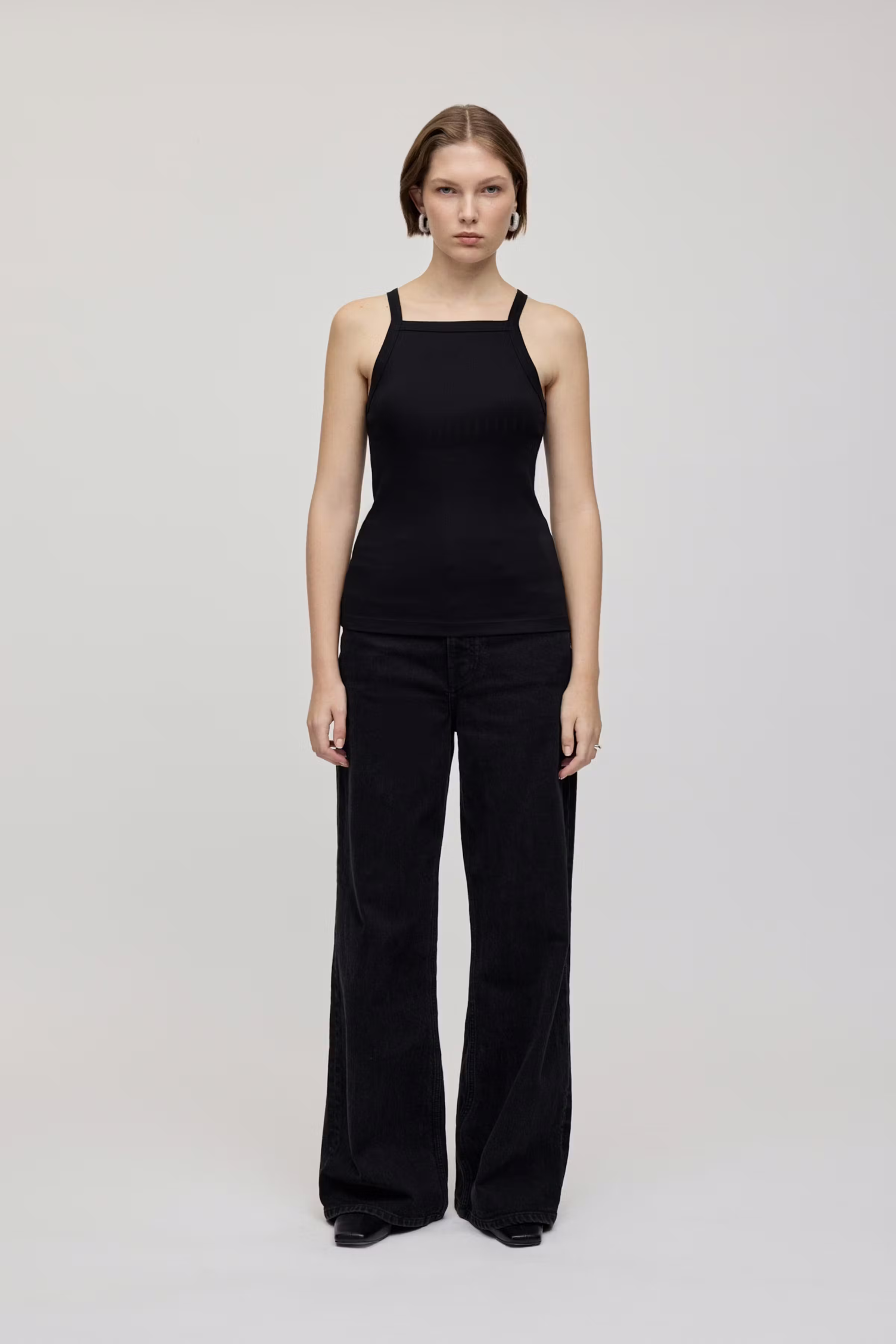 KLARA TOP LOOKBOOK FRONT 30600548-BK999