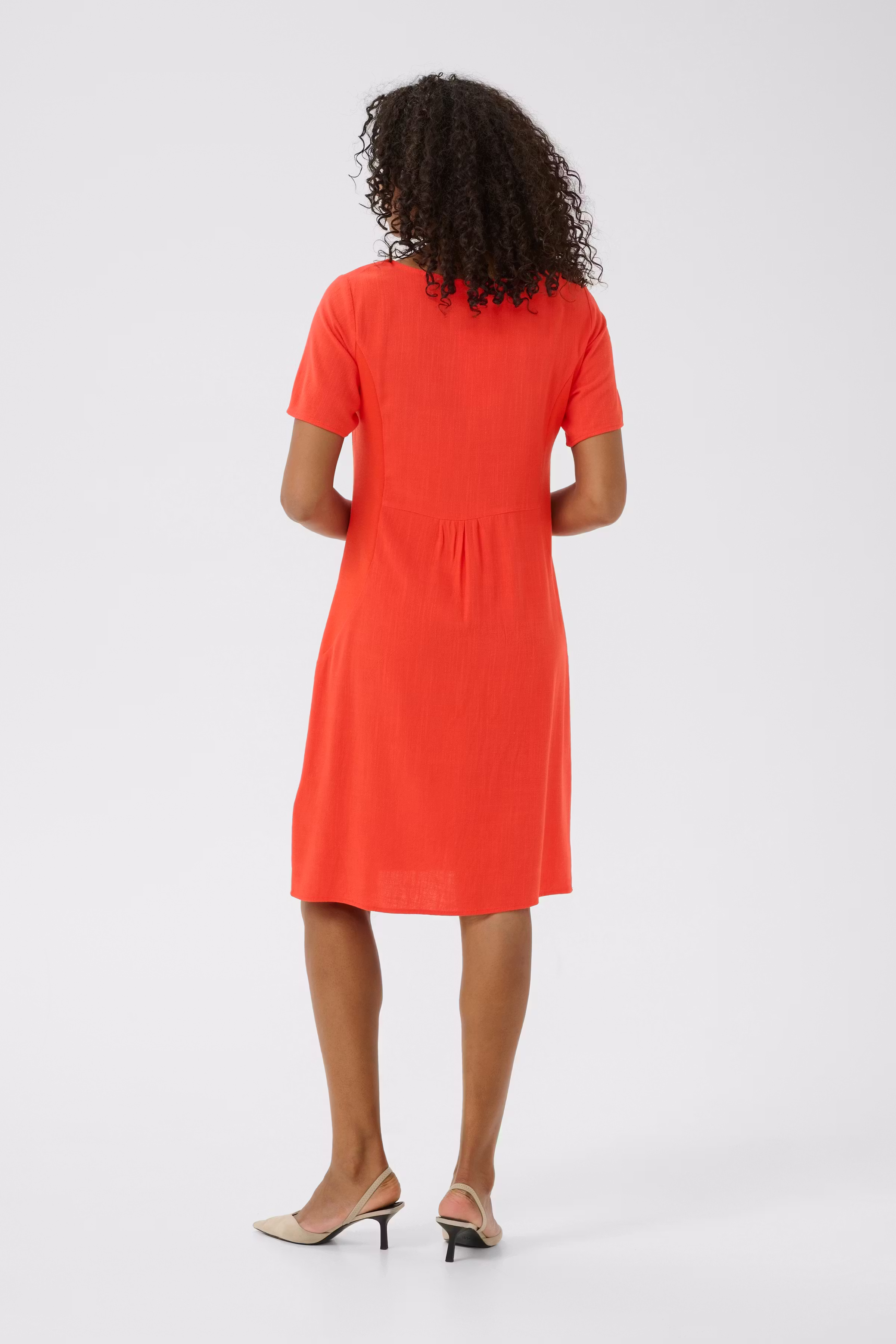 KAliny Lin Kjole LOOKBOOK BACK 10505731-108642