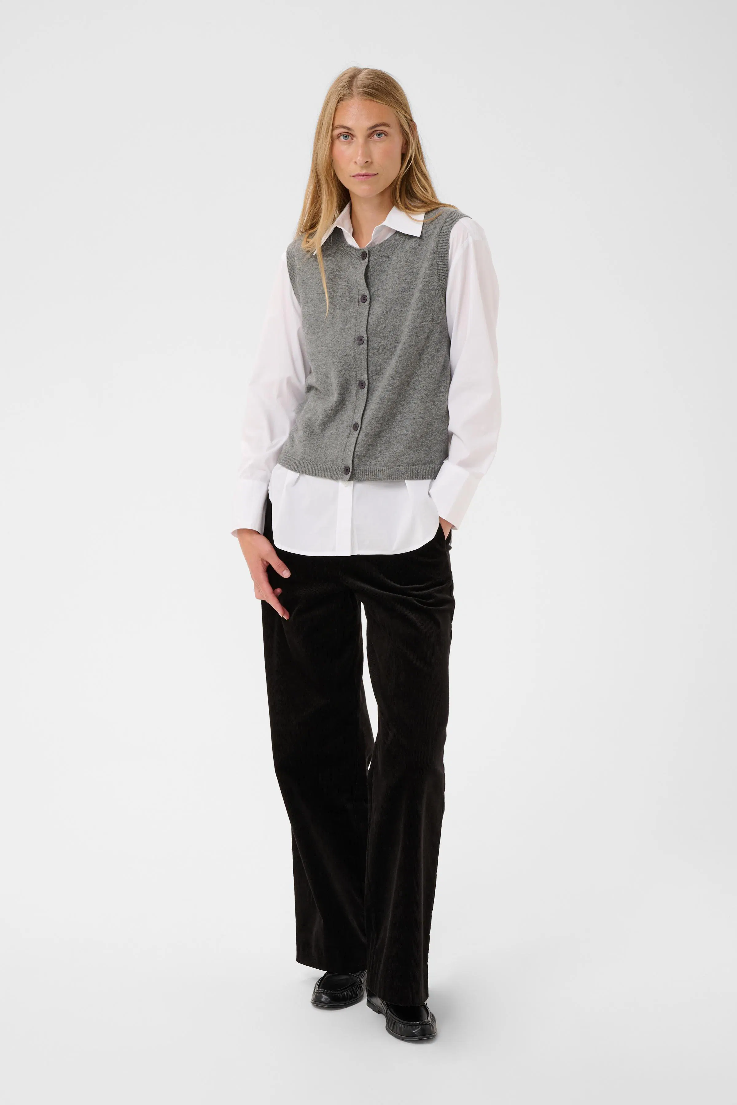 CaniaPW LOOKBOOK FRONT 30310872-1802011