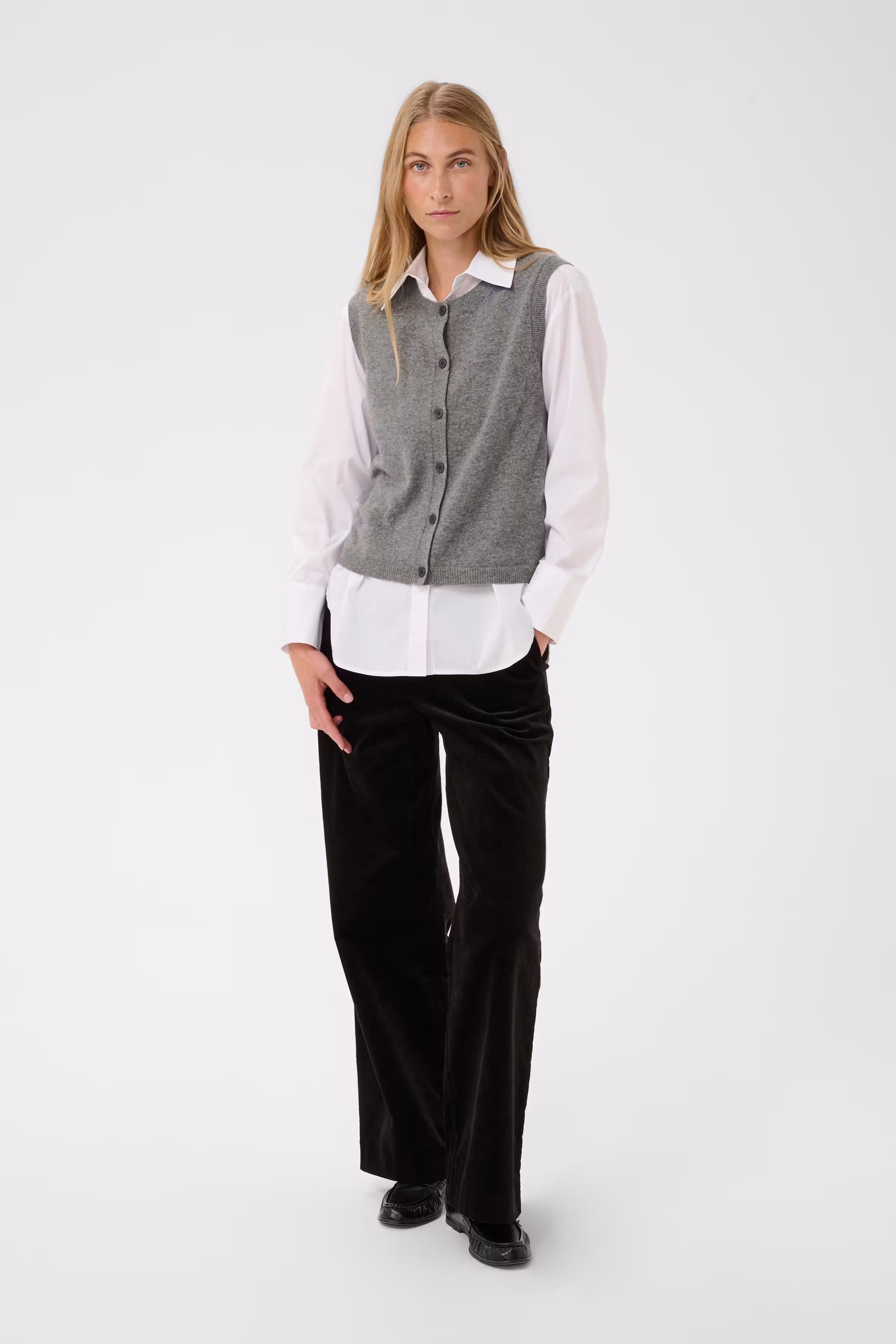 CaniaPW Vest LOOKBOOK FRONT 30310872-1802011