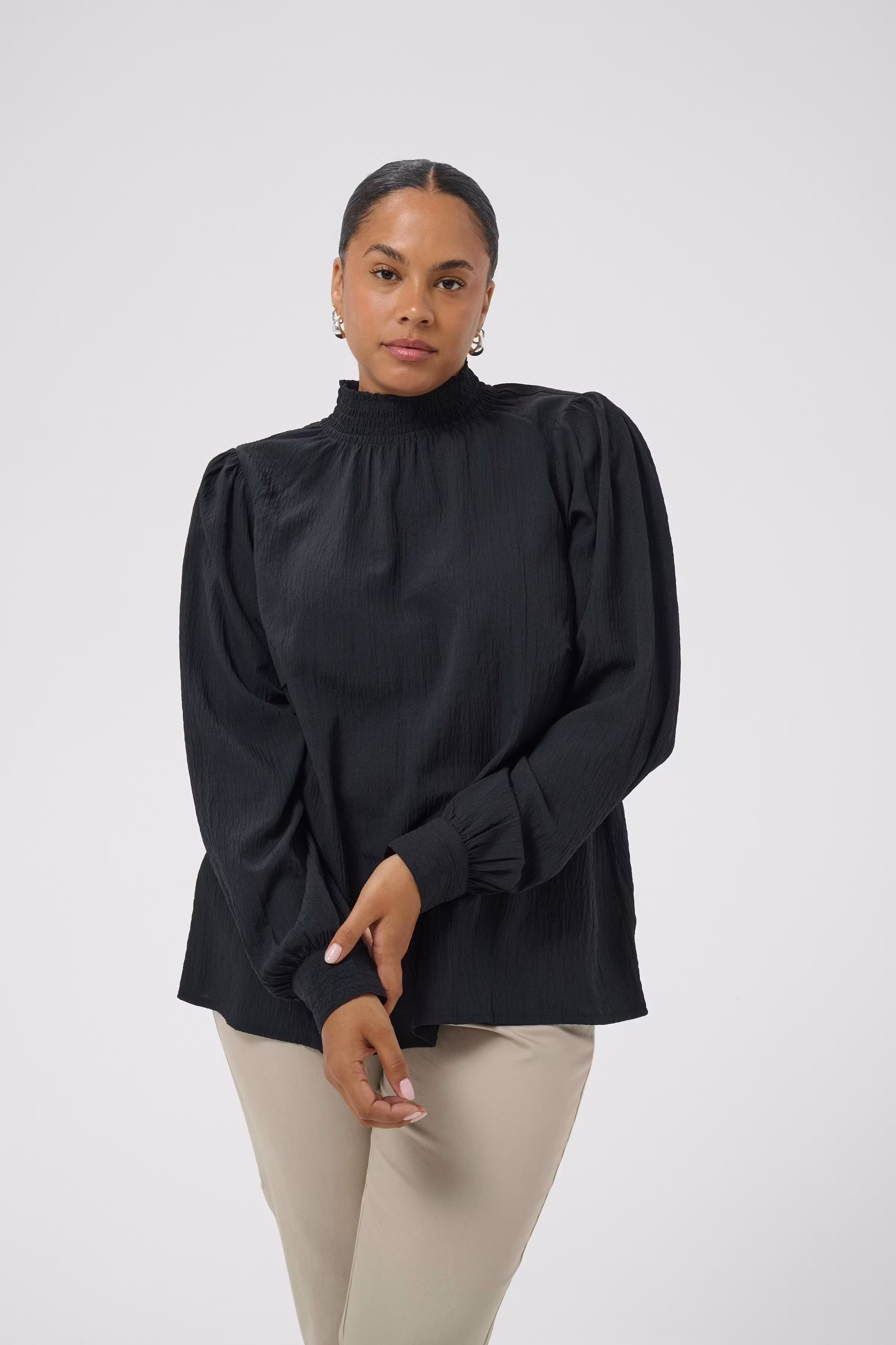 KCditta Bluse LOOKBOOK FRONT 10582235-100121