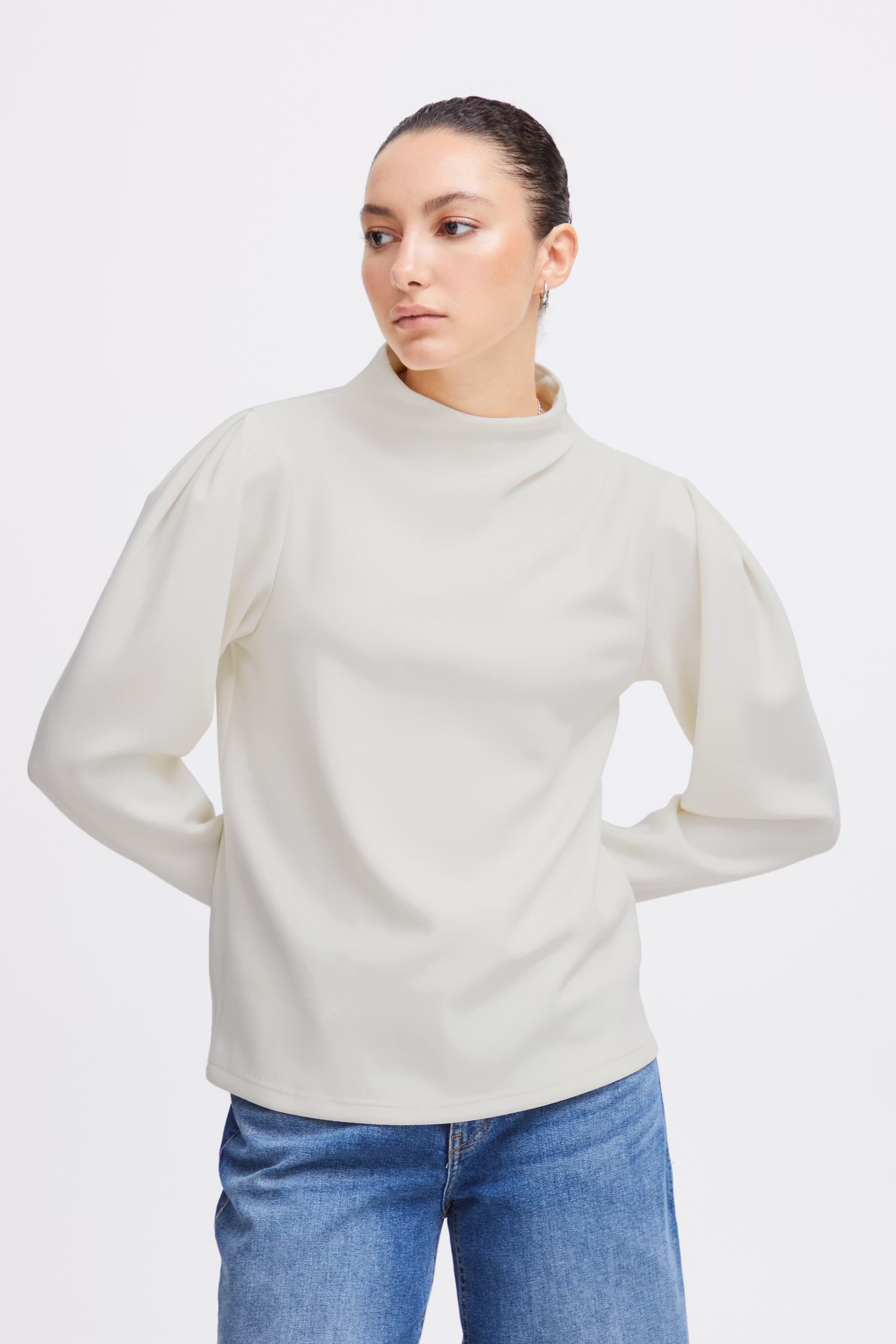 IHNAIDA Bluse LOOKBOOK FRONT 20120519-114202