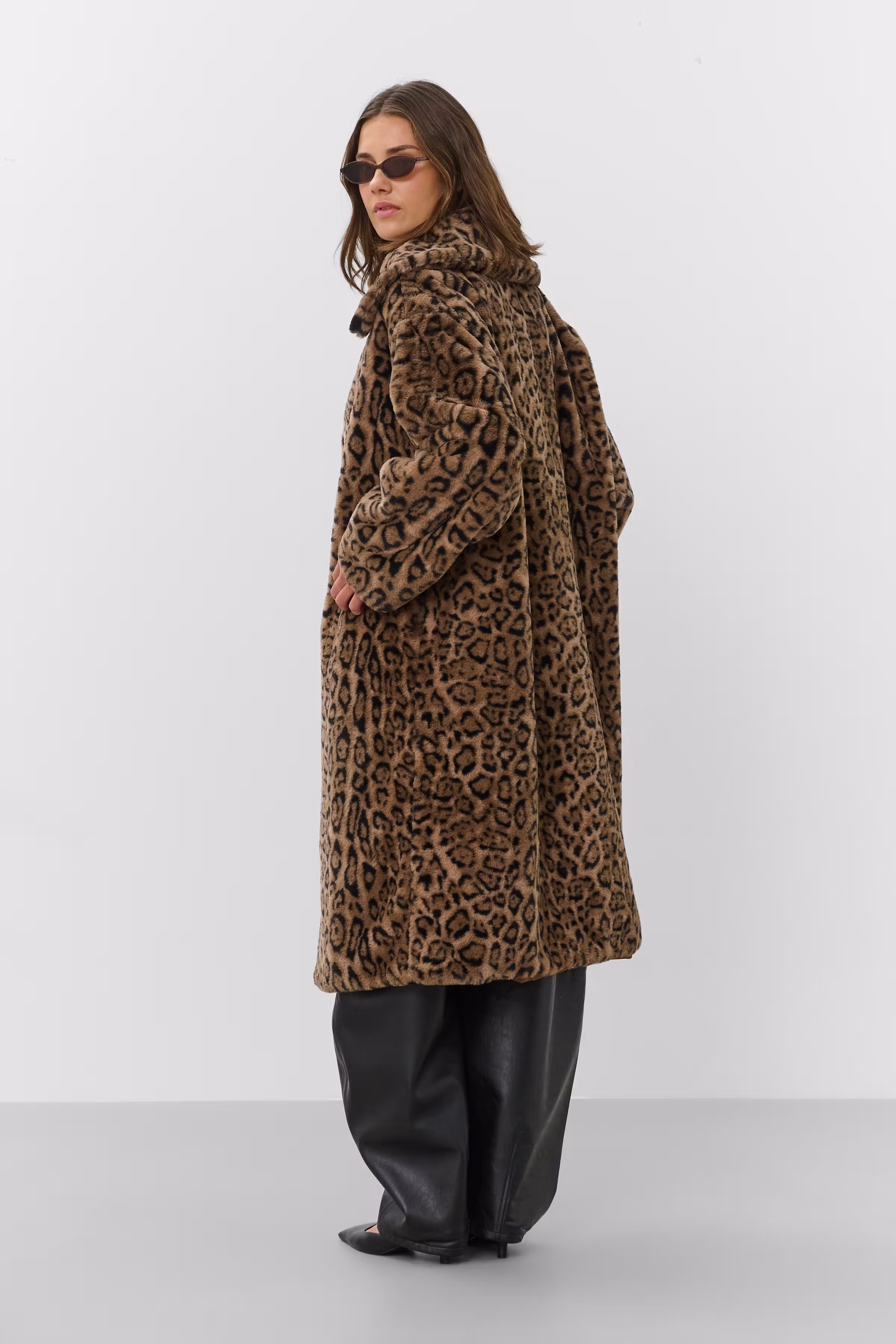 SLLeona Coat LOOKBOOK BACK 30409637-305404