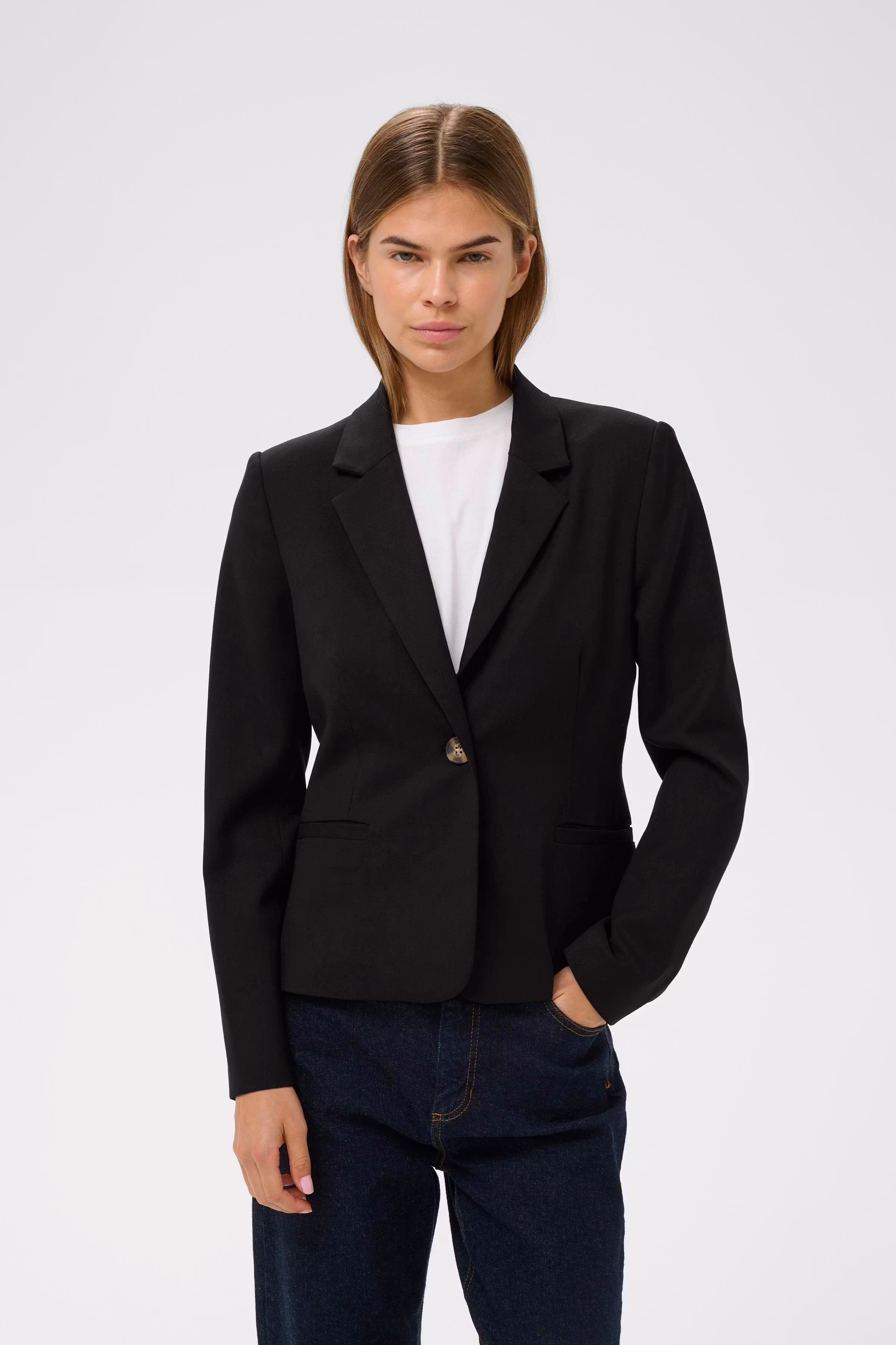 YuktaIW Blazer LOOKBOOK FRONT 30111236-194008