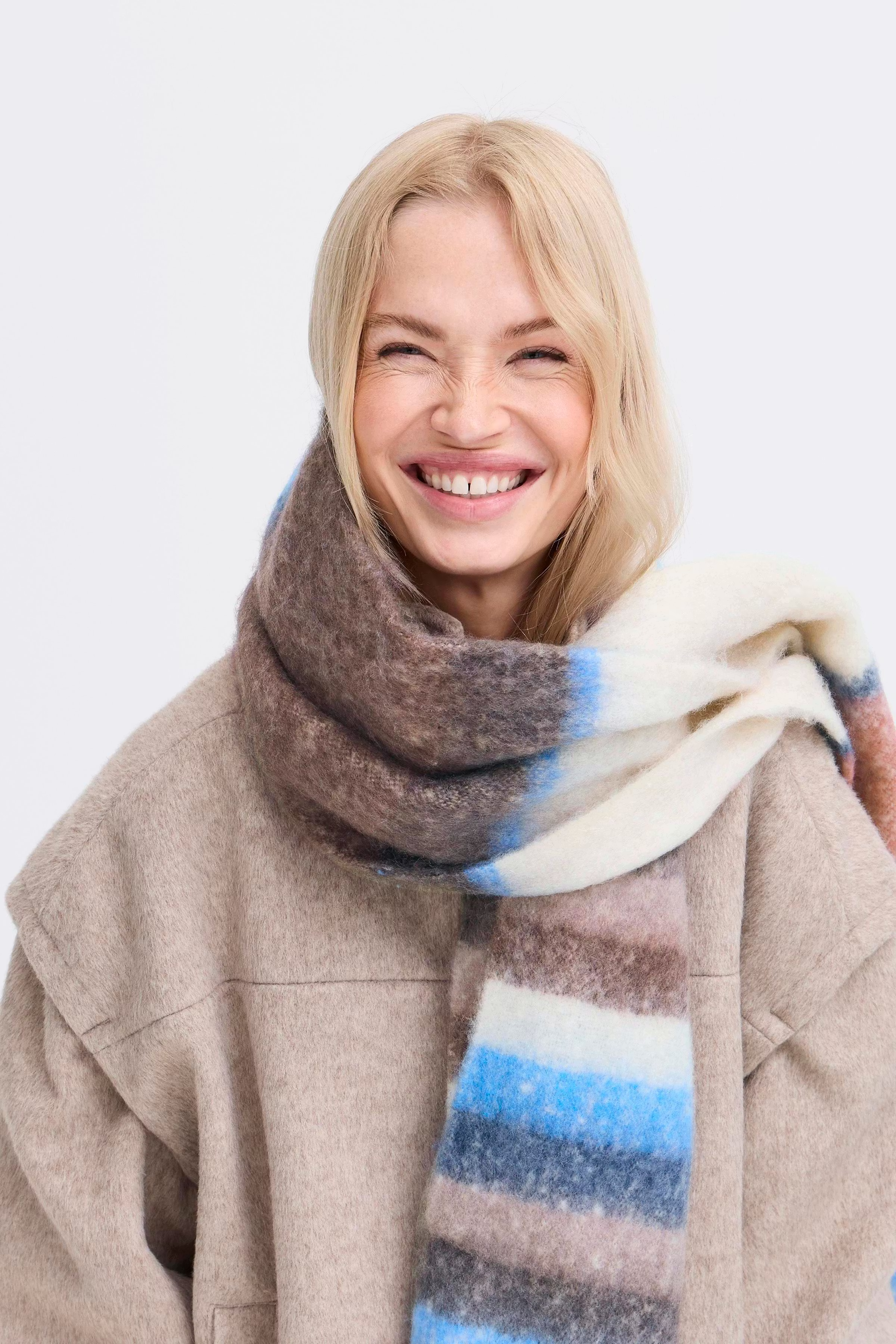 BYVILIKS Skjerf LOOKBOOK FRONT 20817271-204864