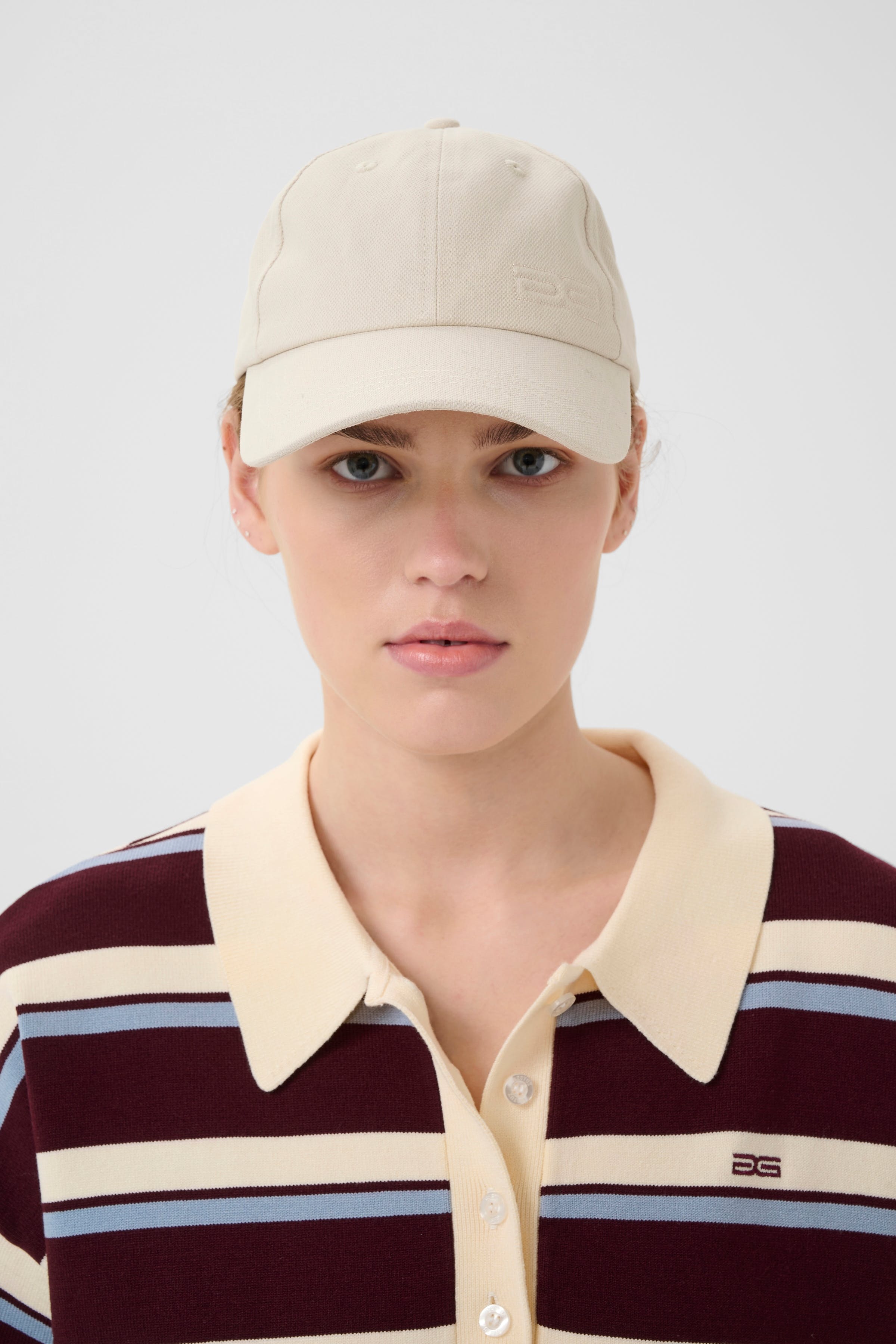 GZnoemi Cap LOOKBOOK FRONT 10910279-107711