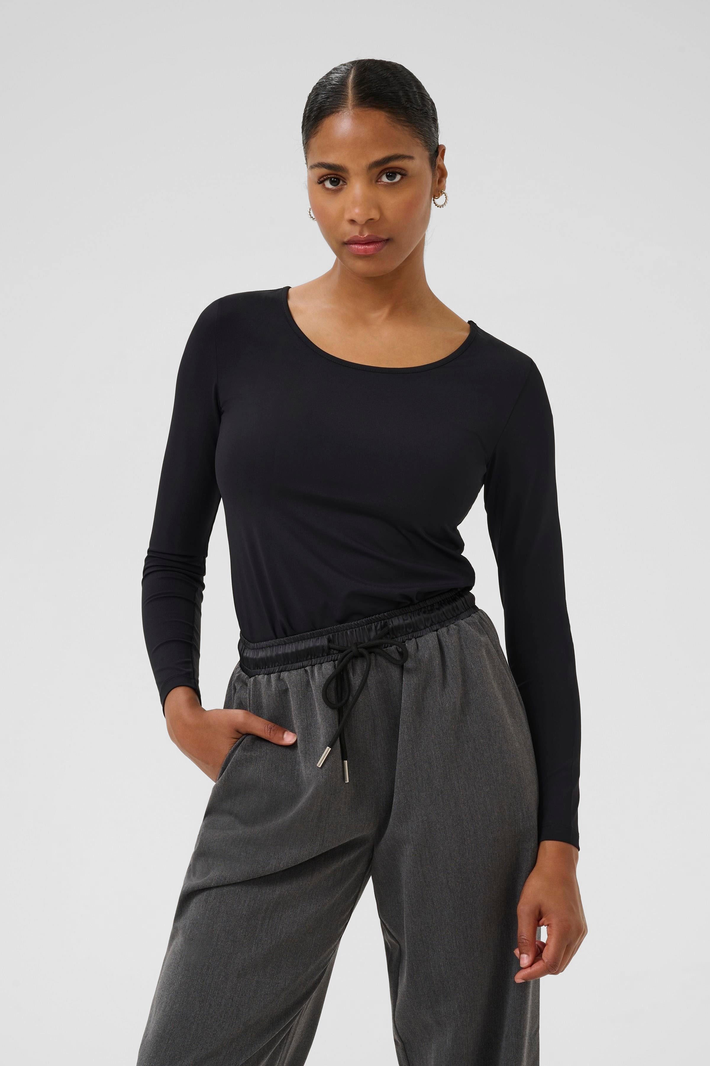 KAarina T-shirt LOOKBOOK FRONT 10510691-100121