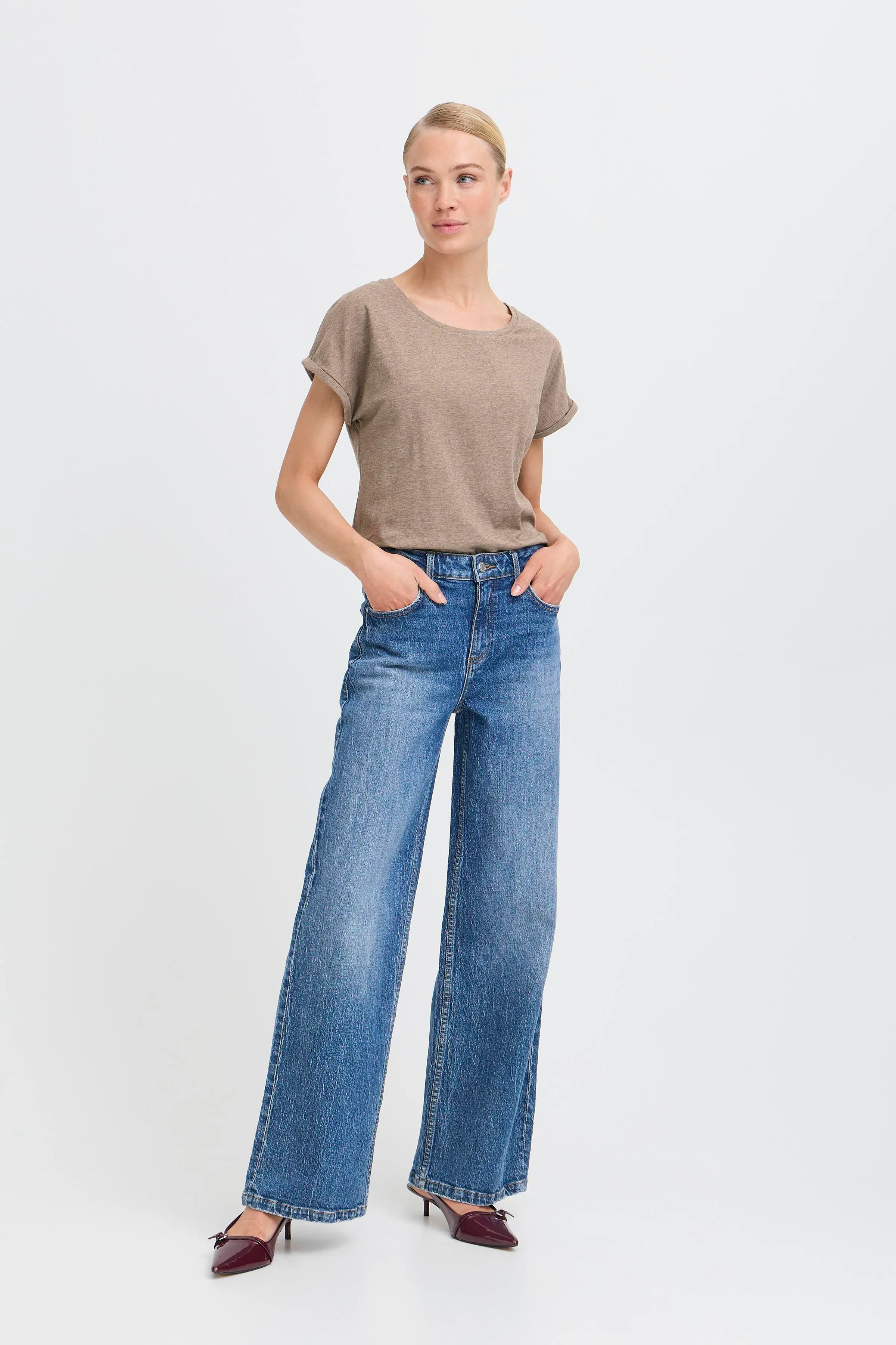 BYPamila T-shirt LOOKBOOK FRONT 20804205-1811121