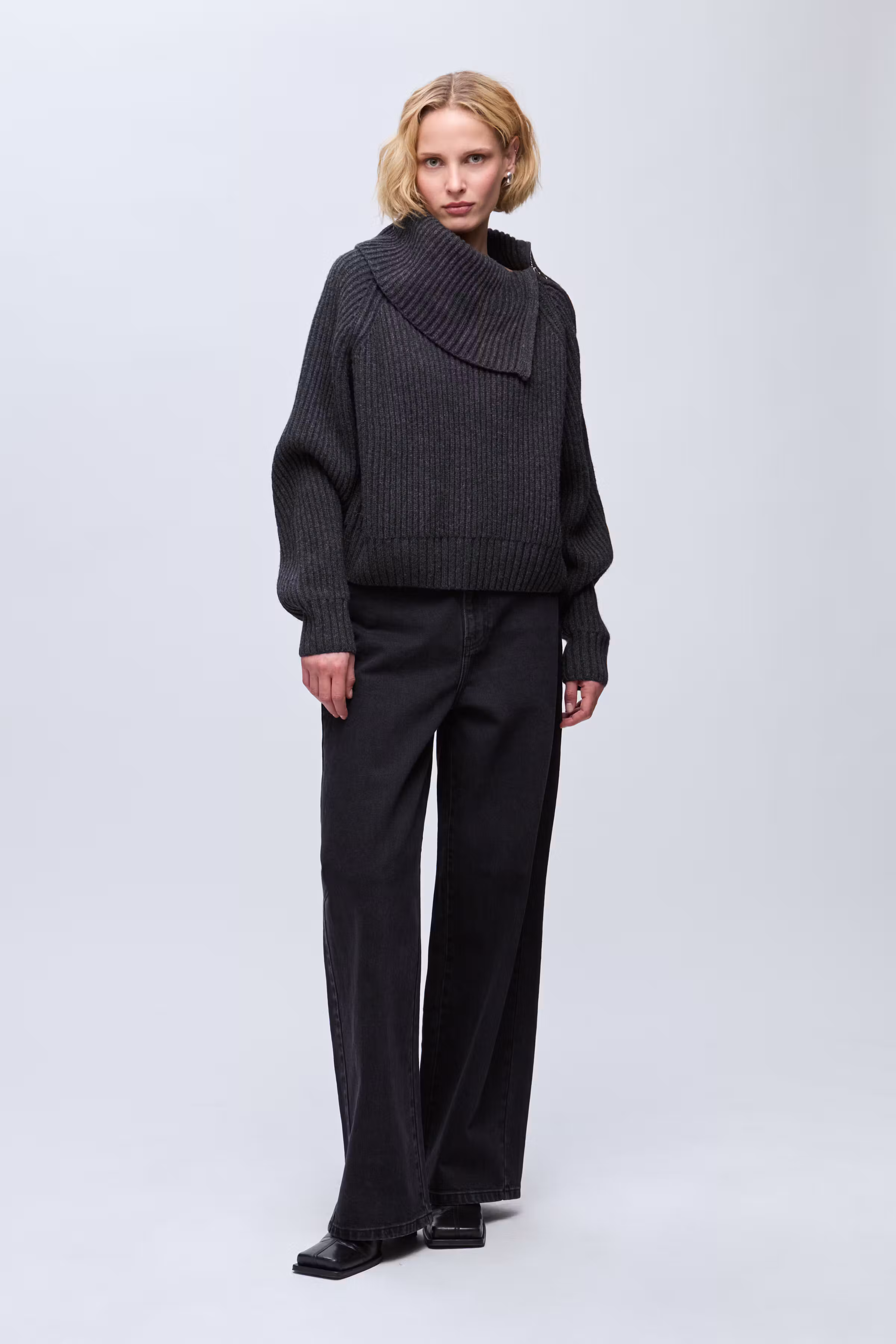 IOFIDELIA Pullover LOOKBOOK FRONT 30600000-GY949