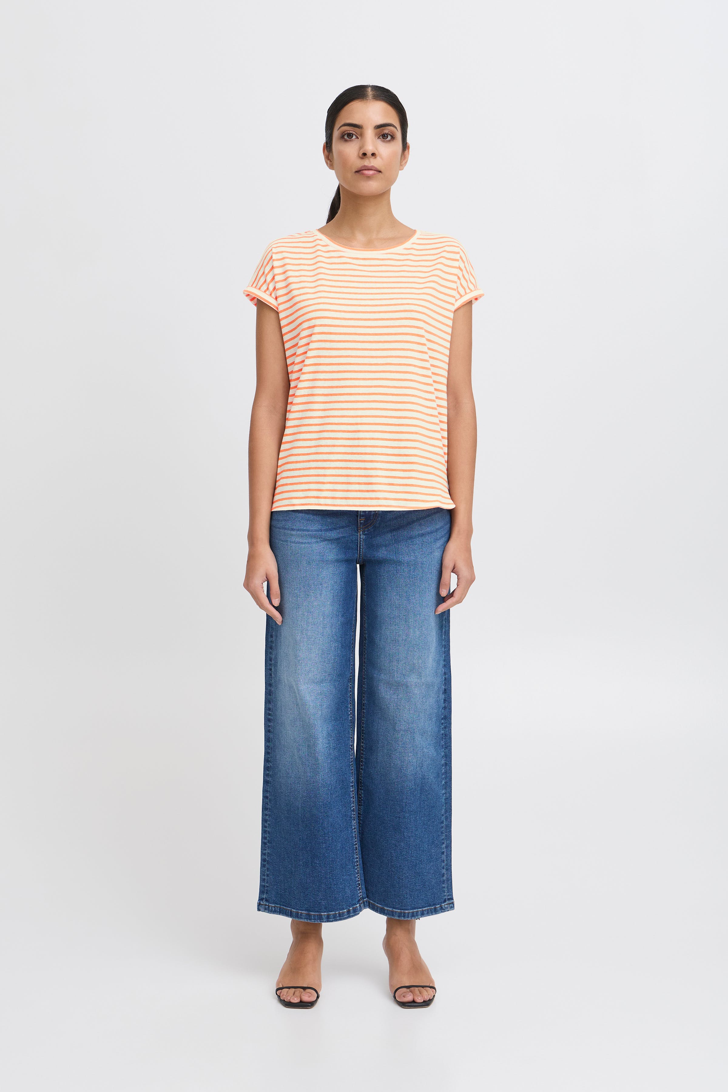 IHYULIETTA T-shirt LOOKBOOK FRONT 20120227-202882