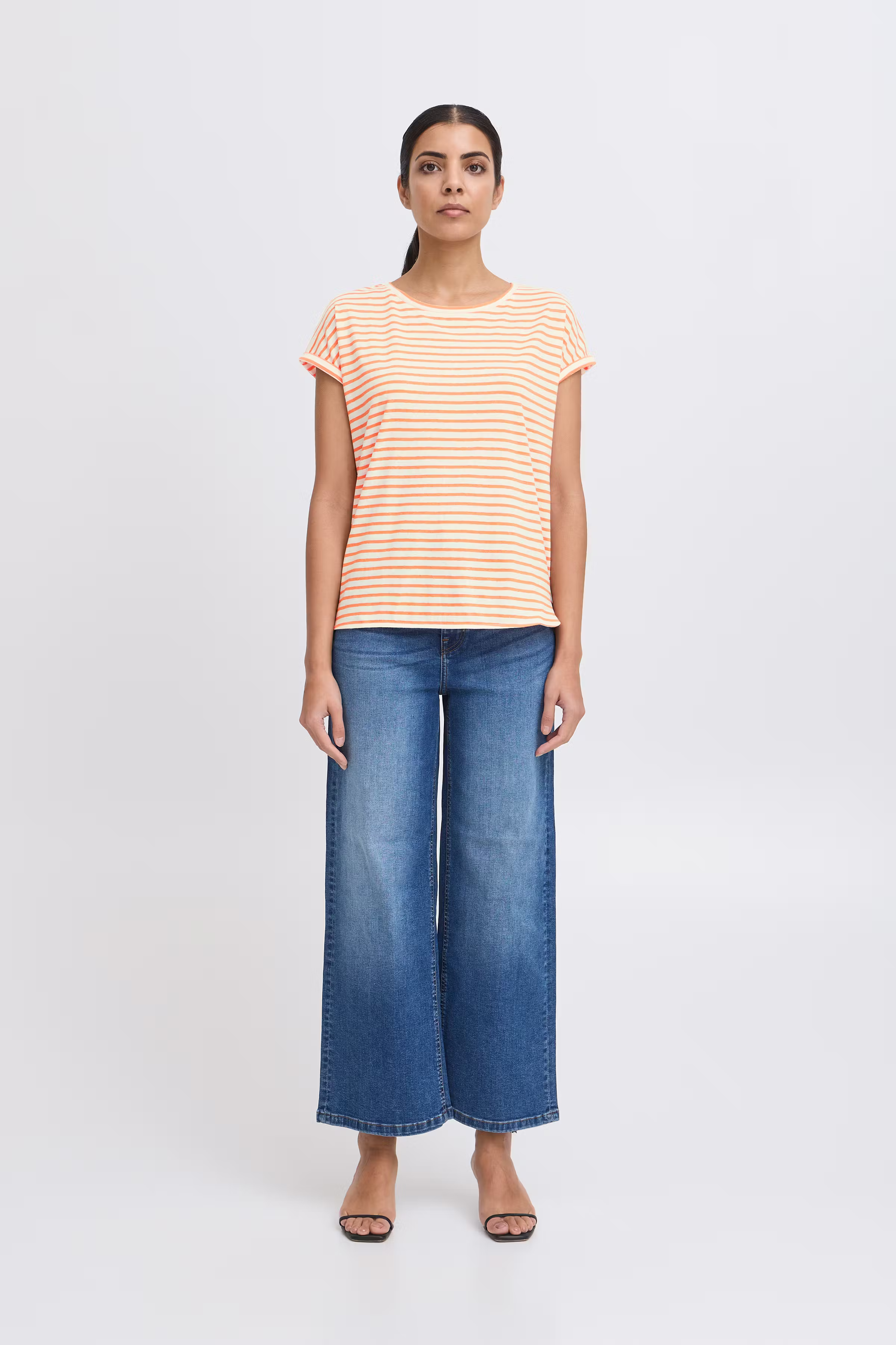 IHYULIETTA T-shirt LOOKBOOK FRONT 20120227-202882