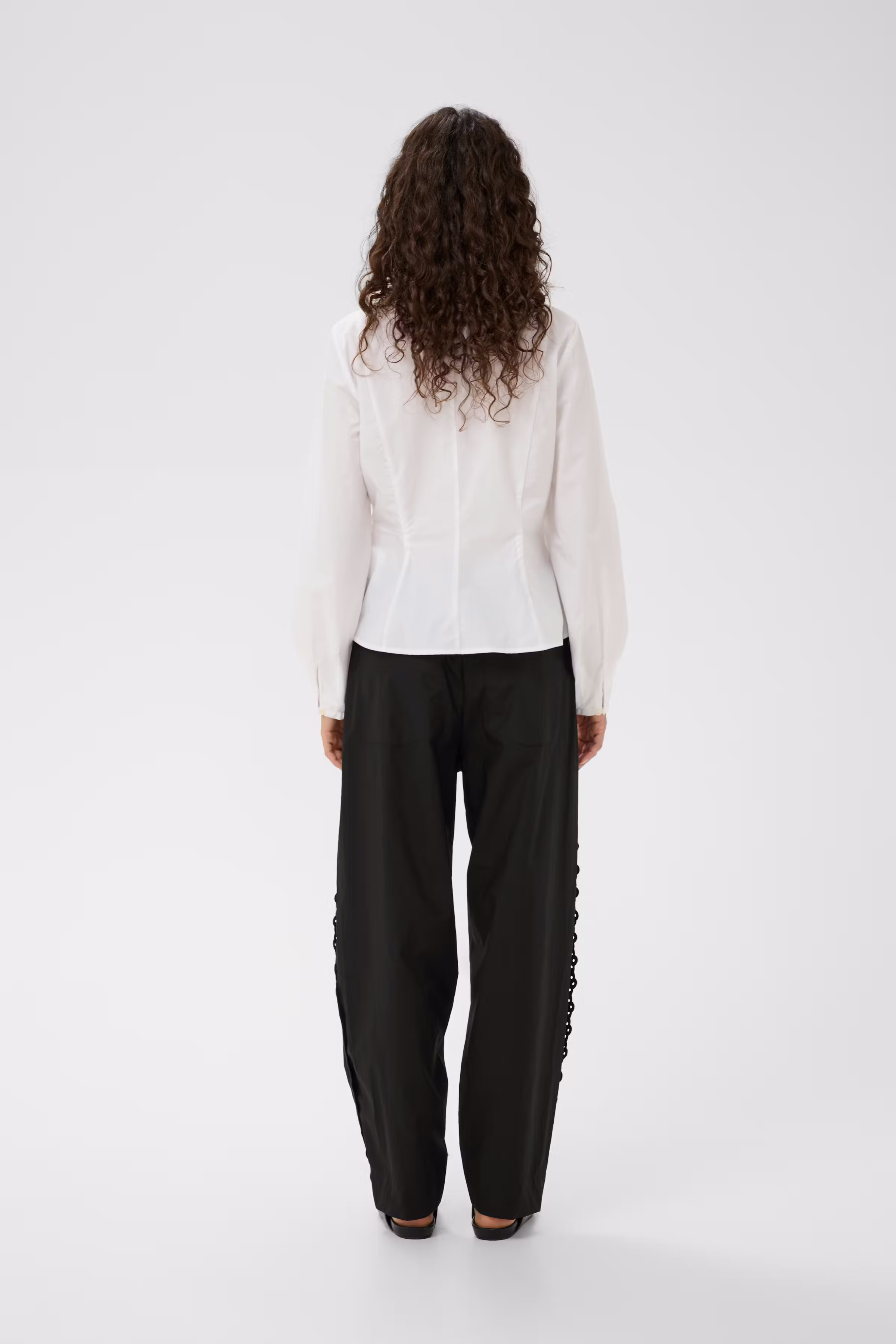 LIAIW Hose LOOKBOOK BACK 30112361-194008