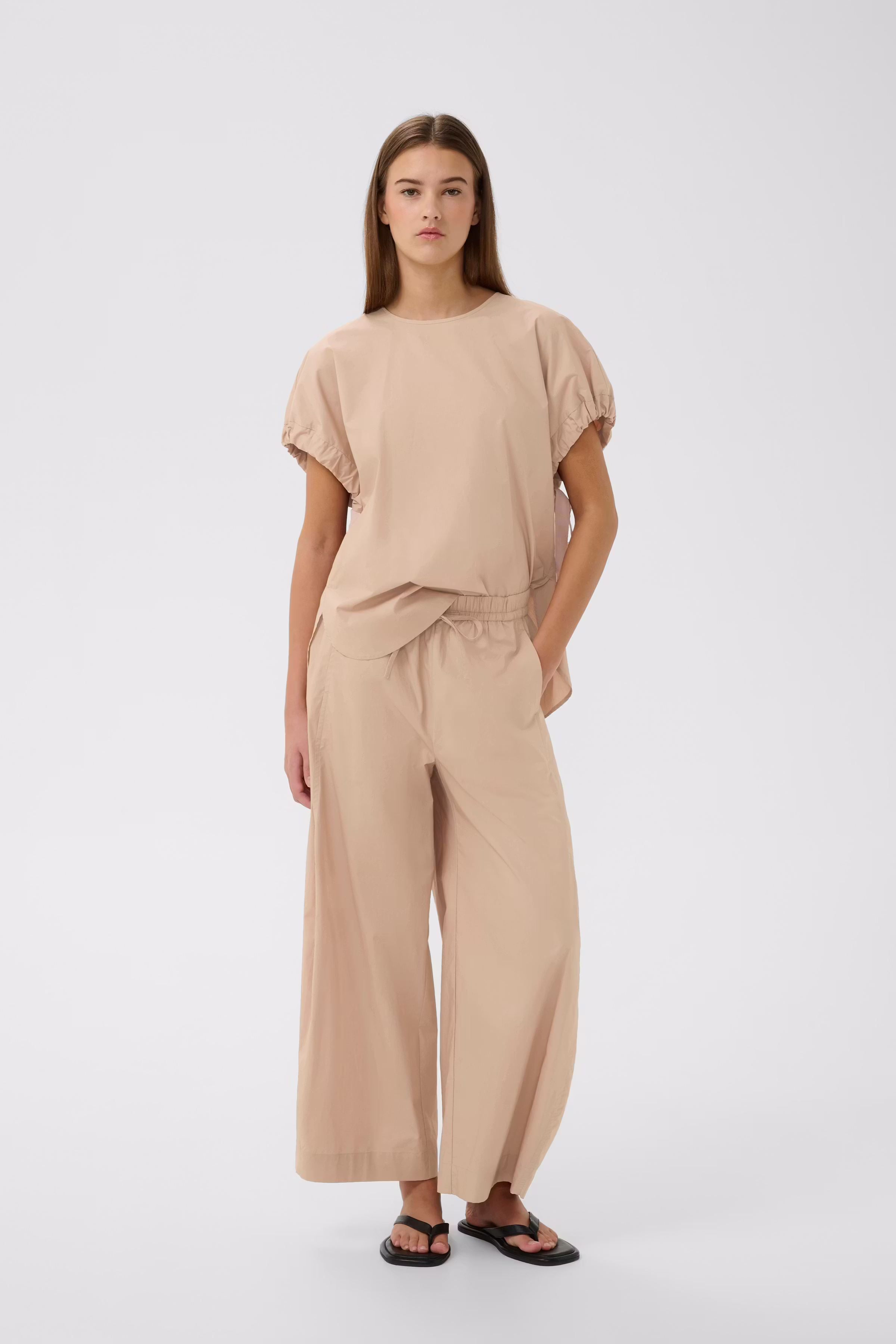 RAVENIW Hose LOOKBOOK FRONT 30112504-161221