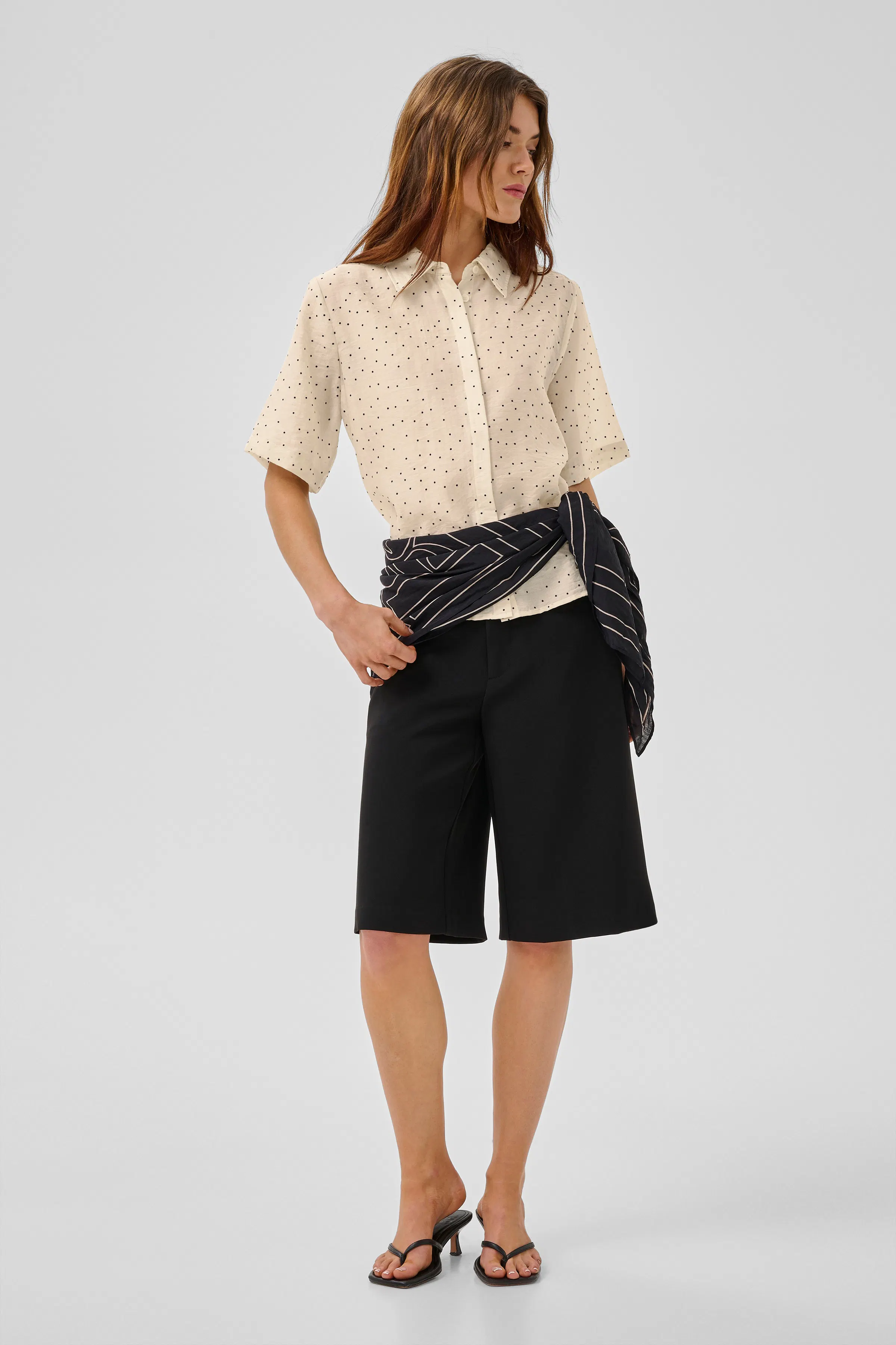 MWHally Shirt LOCATION NONE 10705610-109613