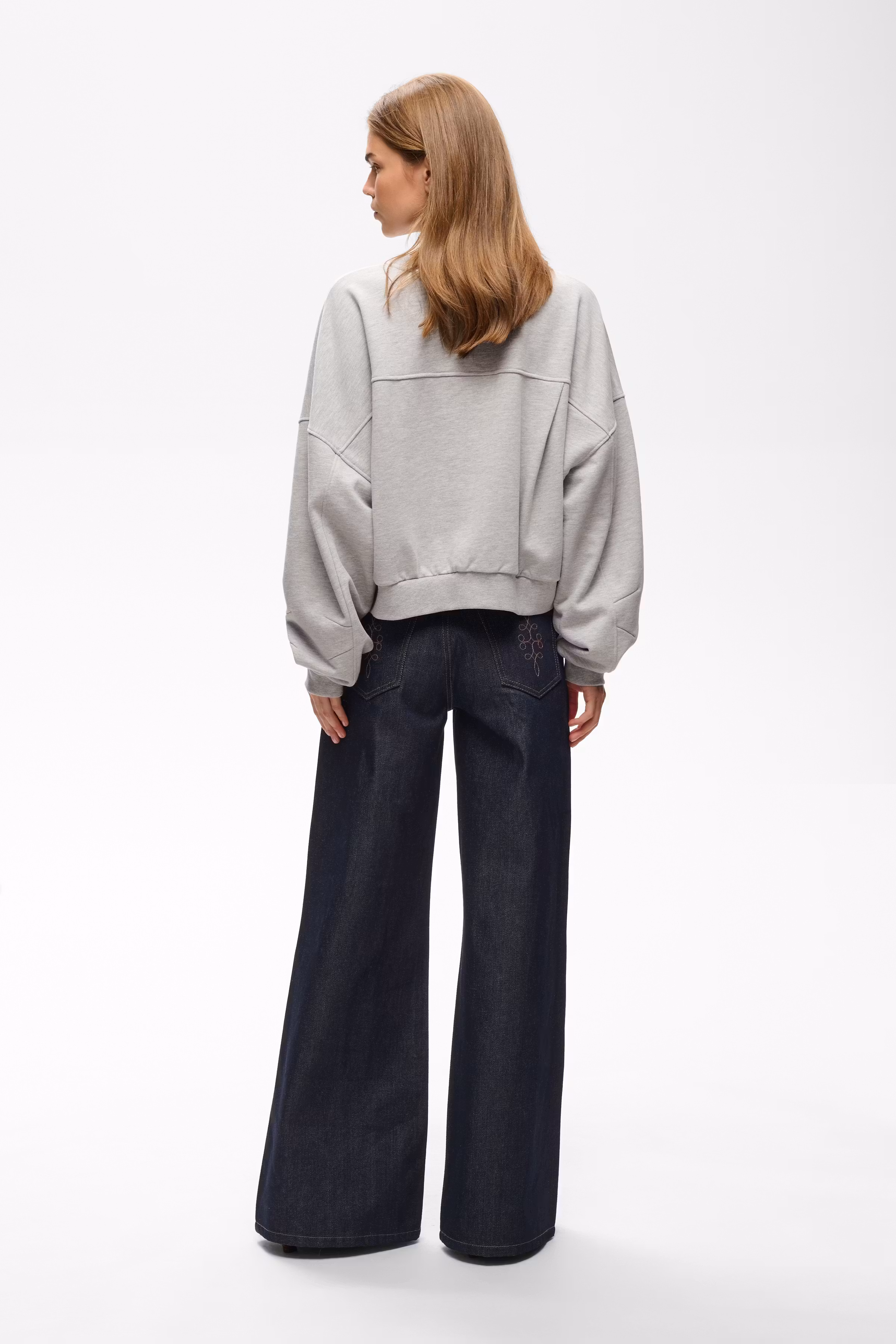 GZnaya Sweatshirt LOOKBOOK BACK 10911951-100493