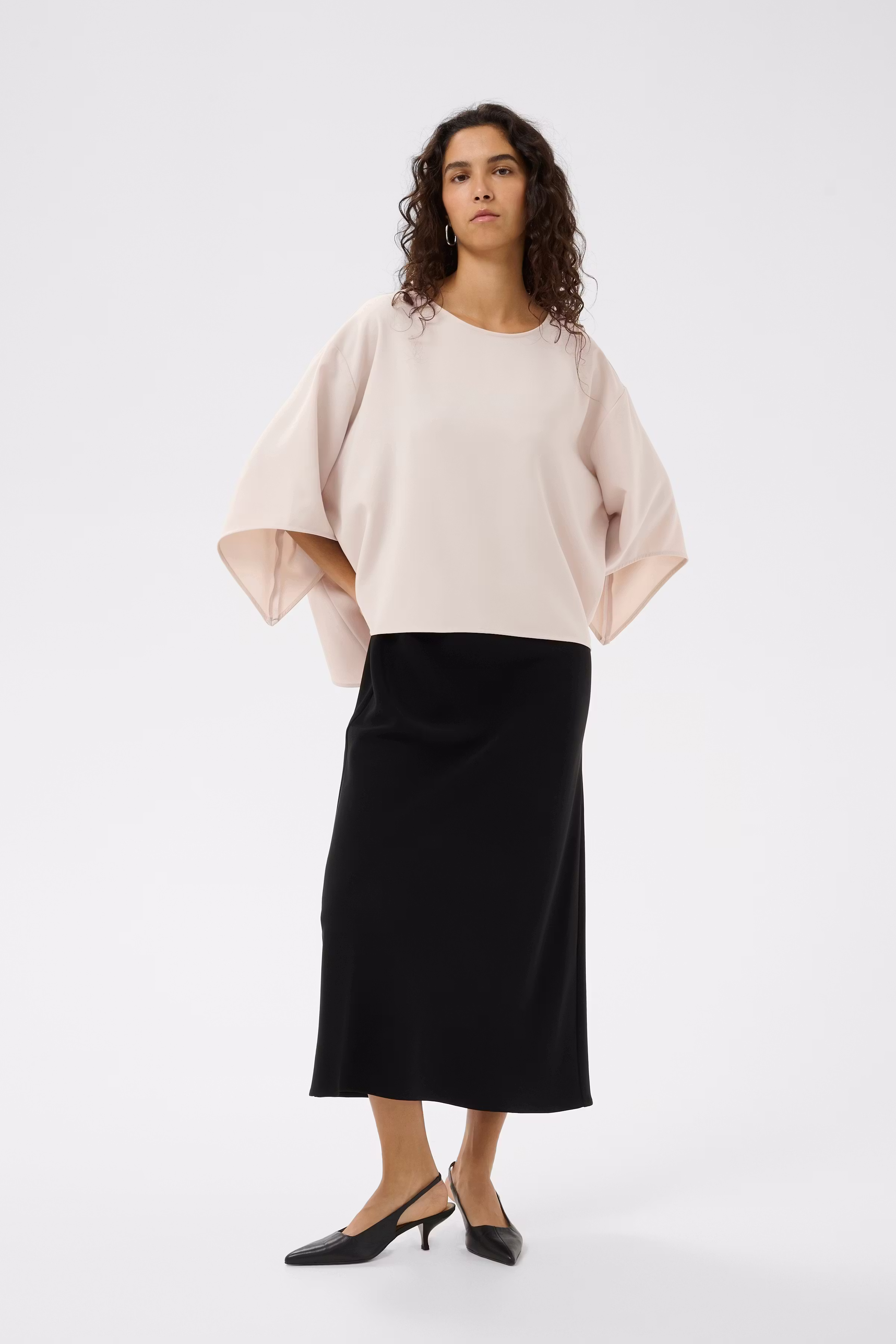 CHARLEENEIW LAYERED Kjole LOOKBOOK FRONT 30112430-194008