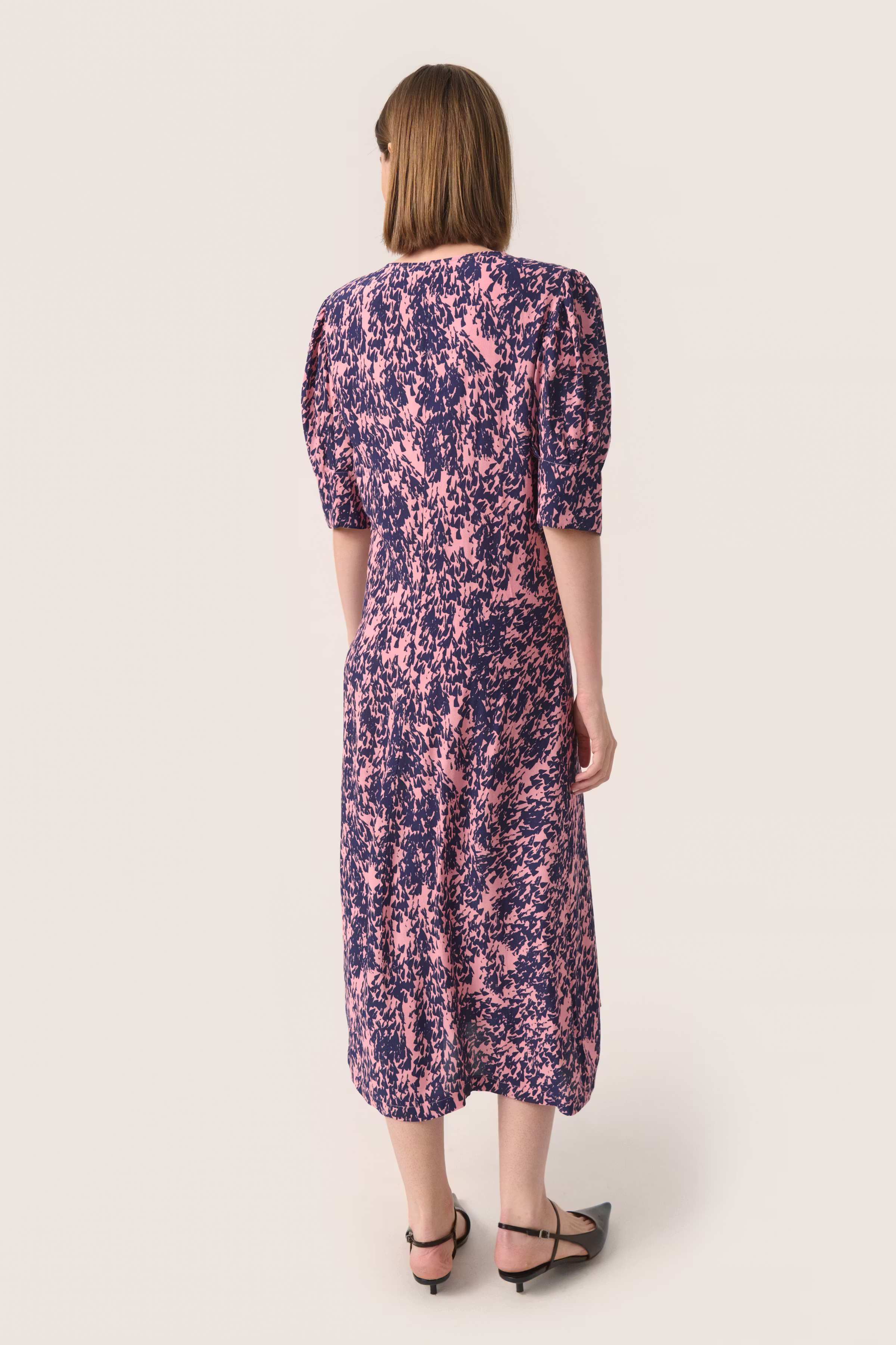 SLSylvia Kleid LOOKBOOK BACK 30407557-303066