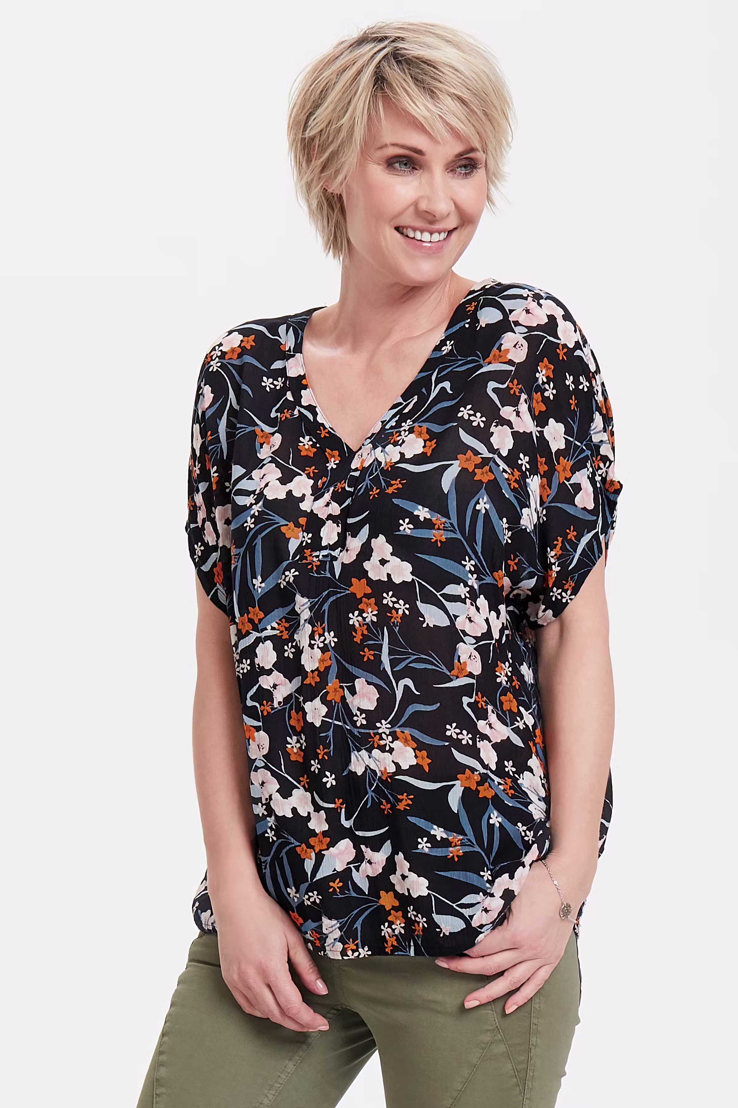 Blouse with short sleeve LOOKBOOK FRONT 10503177-52737
