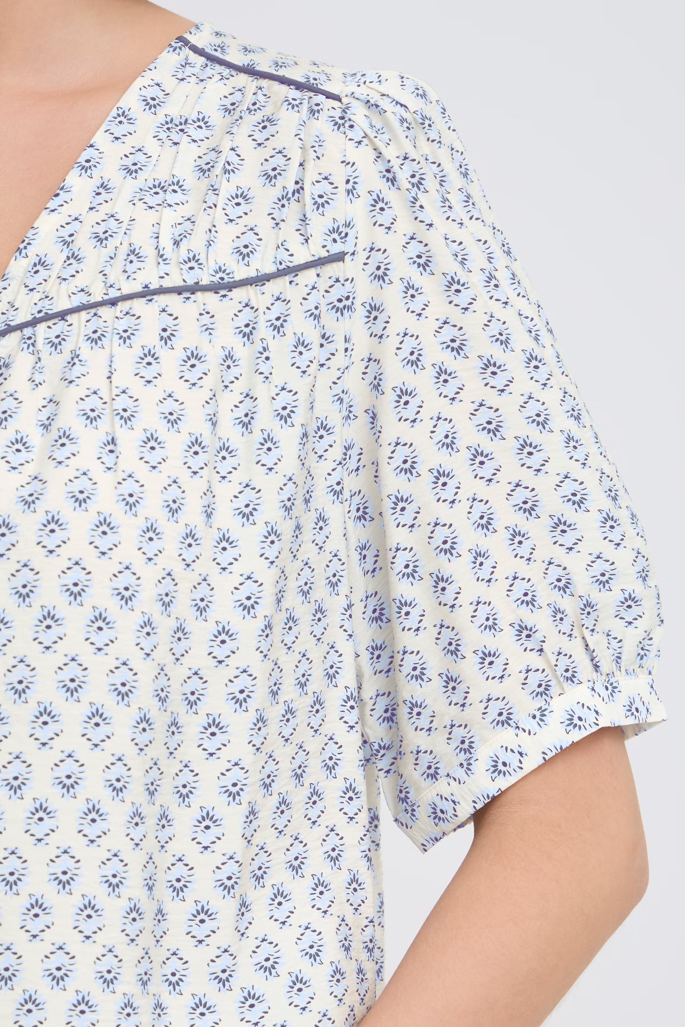 FRHITA Blus LOOKBOOK DETAIL 20617620-900009530