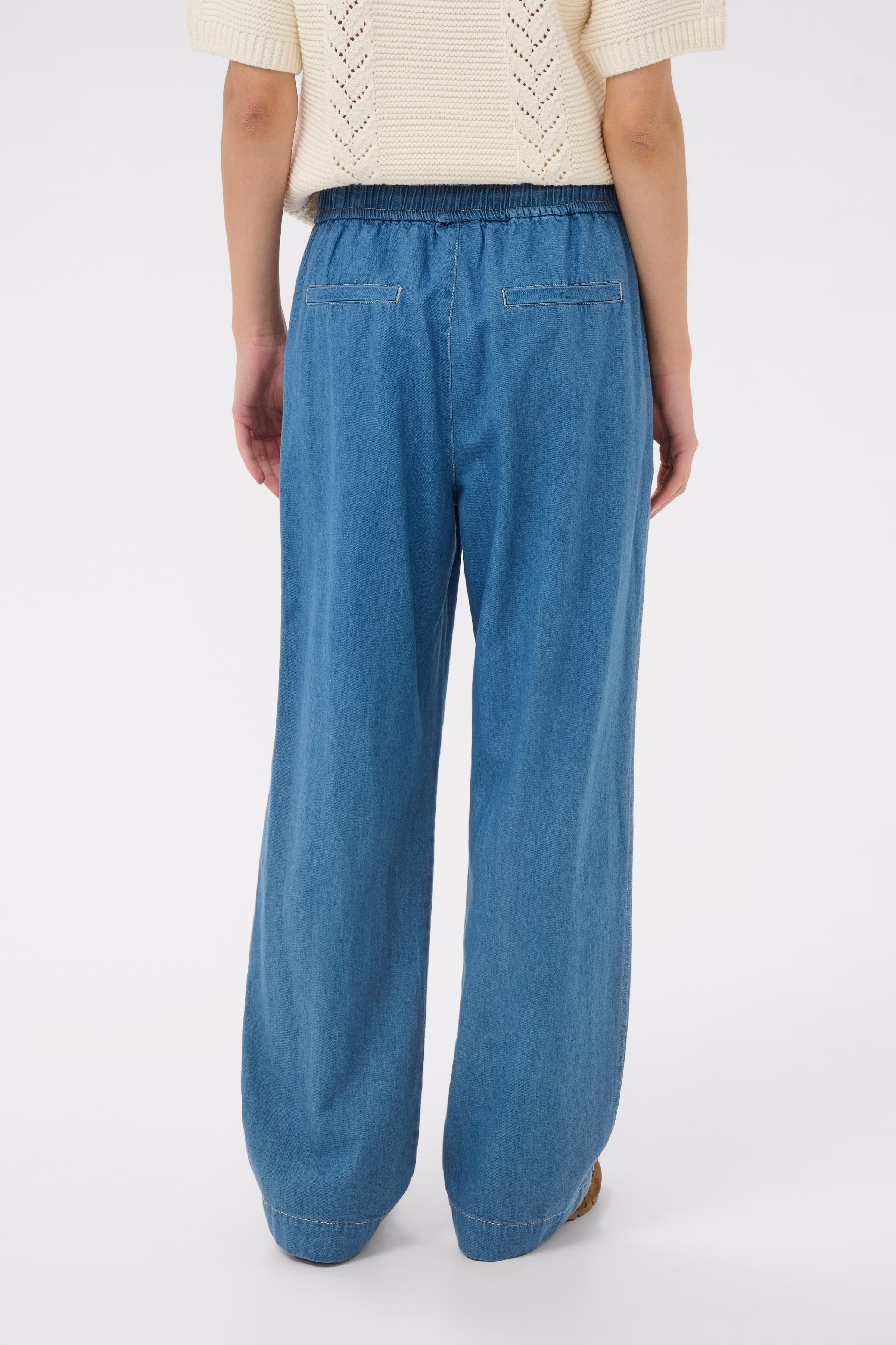 AinaPW Hose LOOKBOOK BACK 30310497-300156