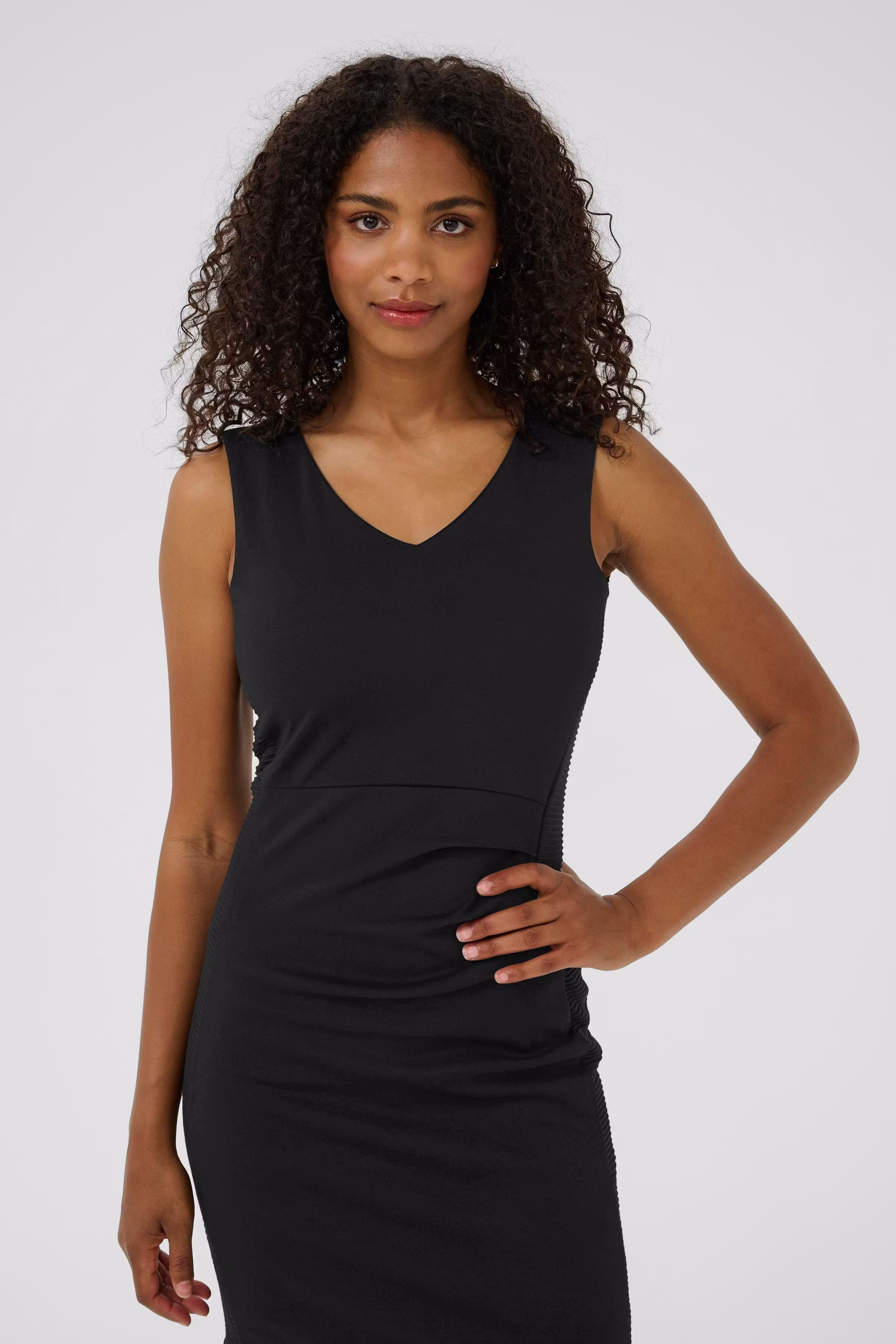 Sara Kjole LOOKBOOK FRONT 10500655-50600