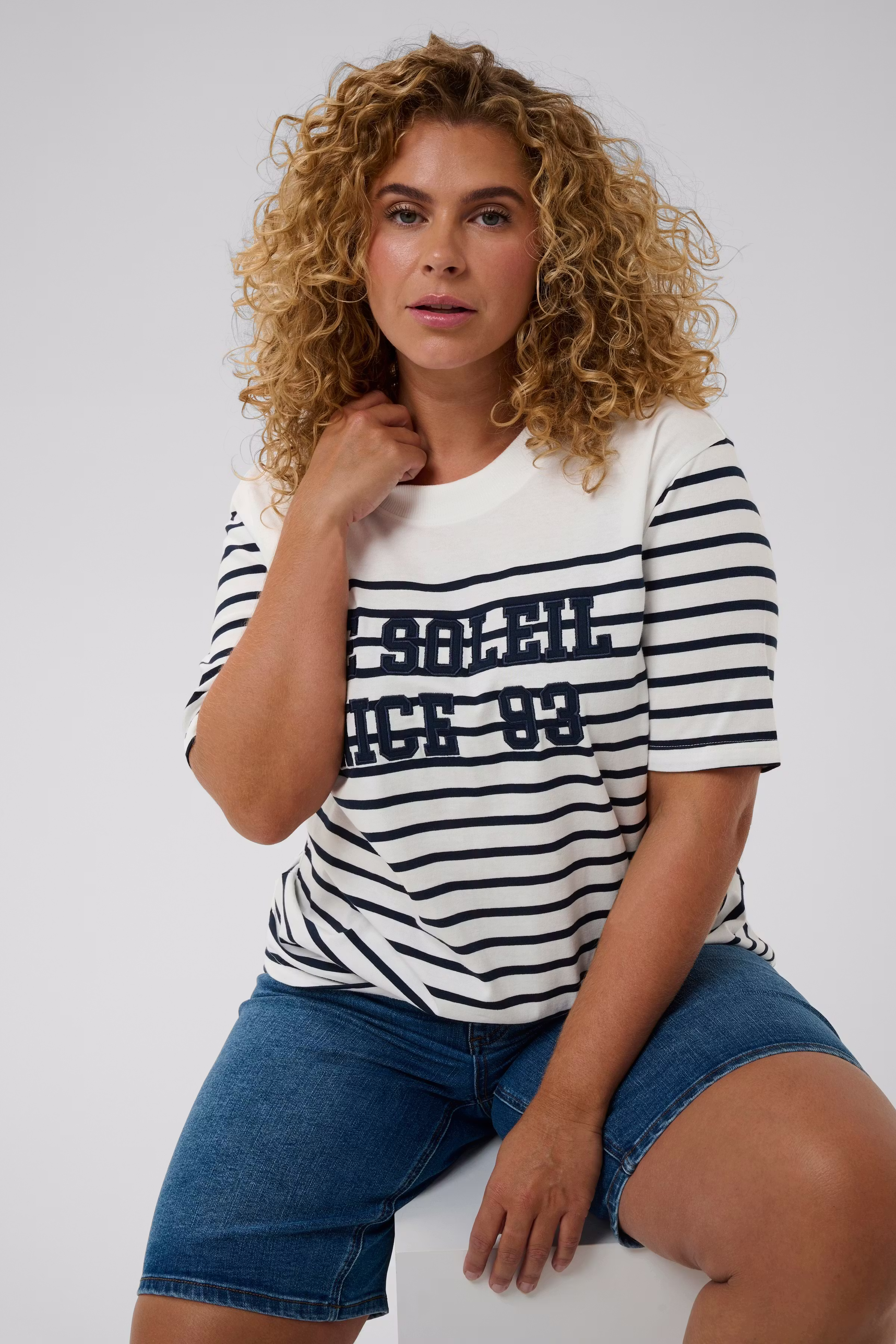 KCnalia T-shirt LOOKBOOK DETAIL 10584129-109357