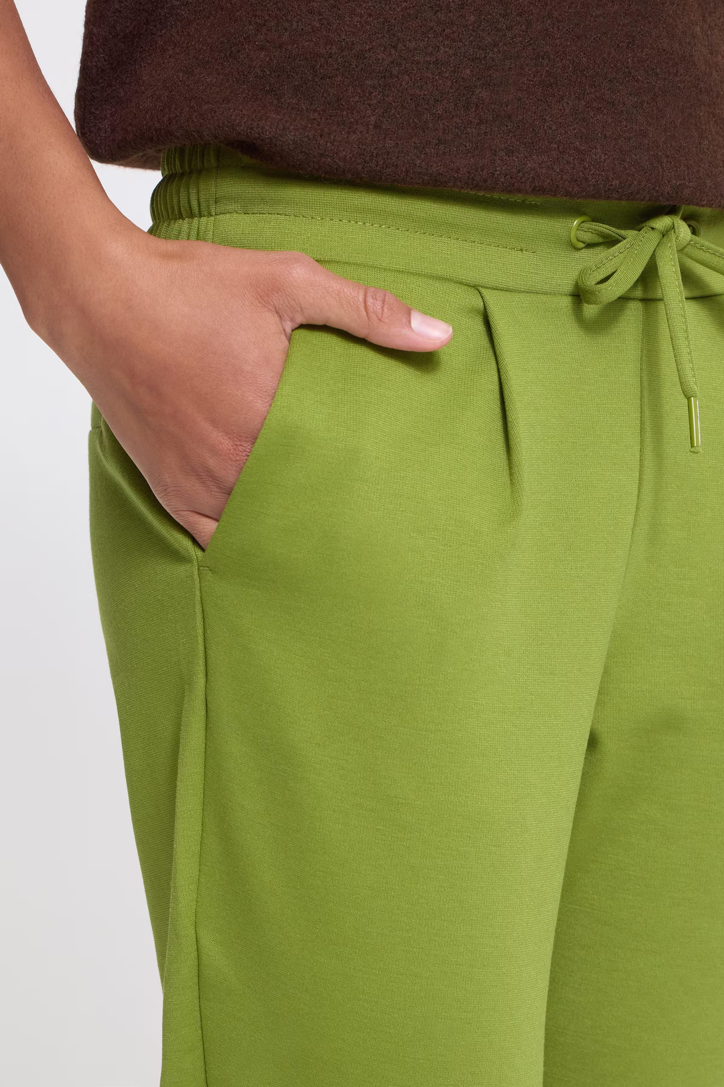 IHKATE Trousers LOOKBOOK DETAIL 20104757-180435