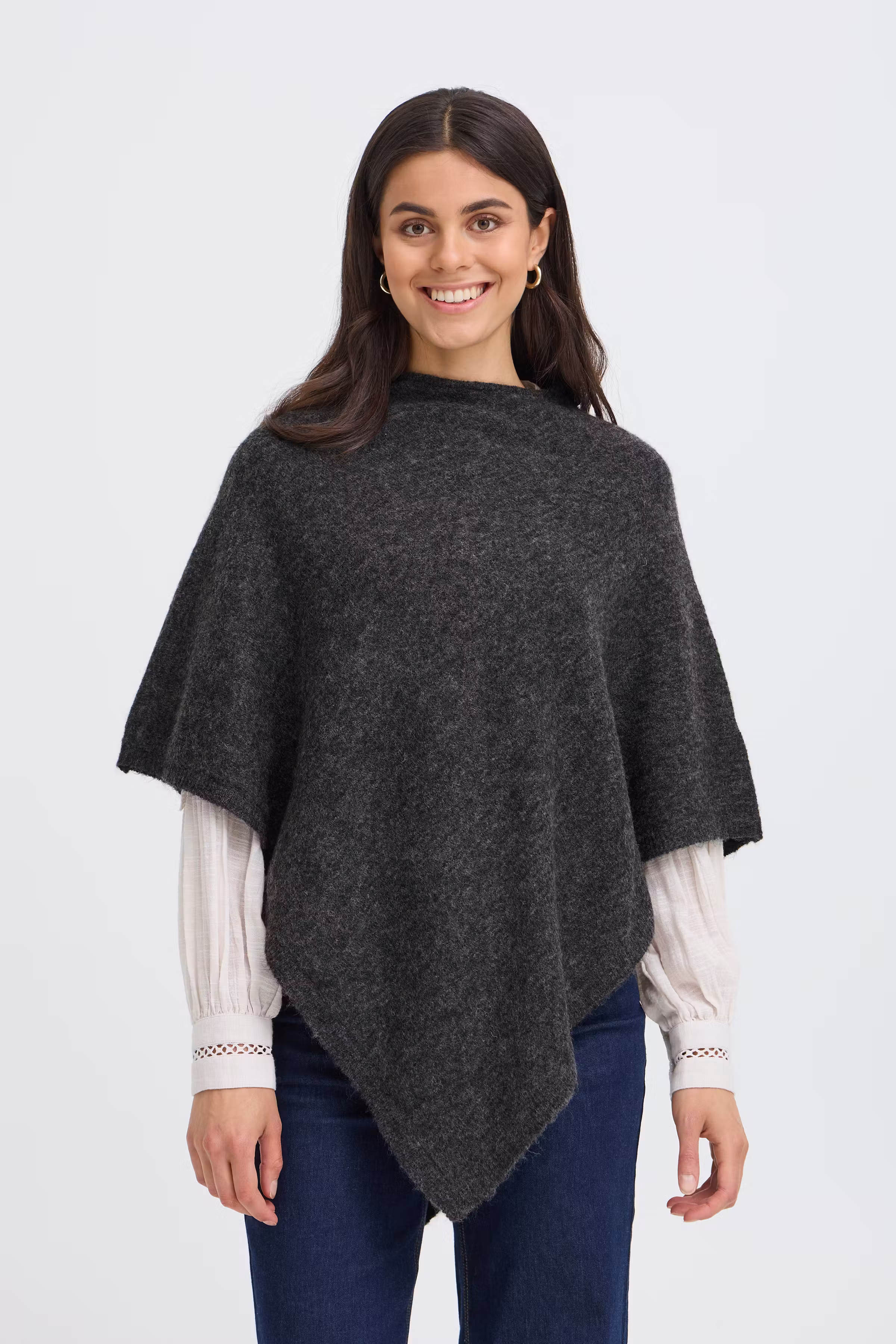 FRSANNY Poncho LOOKBOOK FRONT 20615041-1806011
