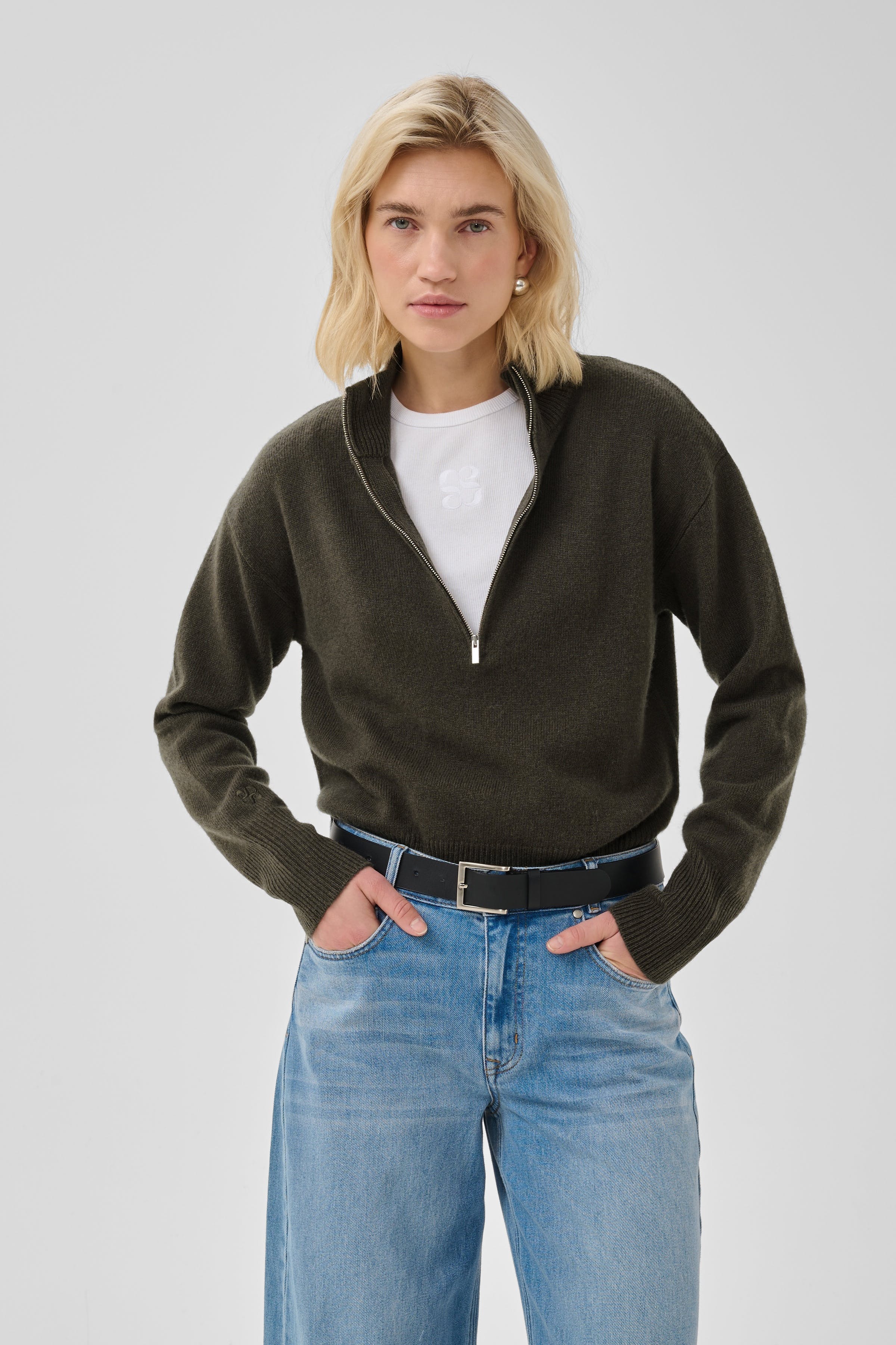 MWTracy Pullover LOOKBOOK FRONT 10705878-190000