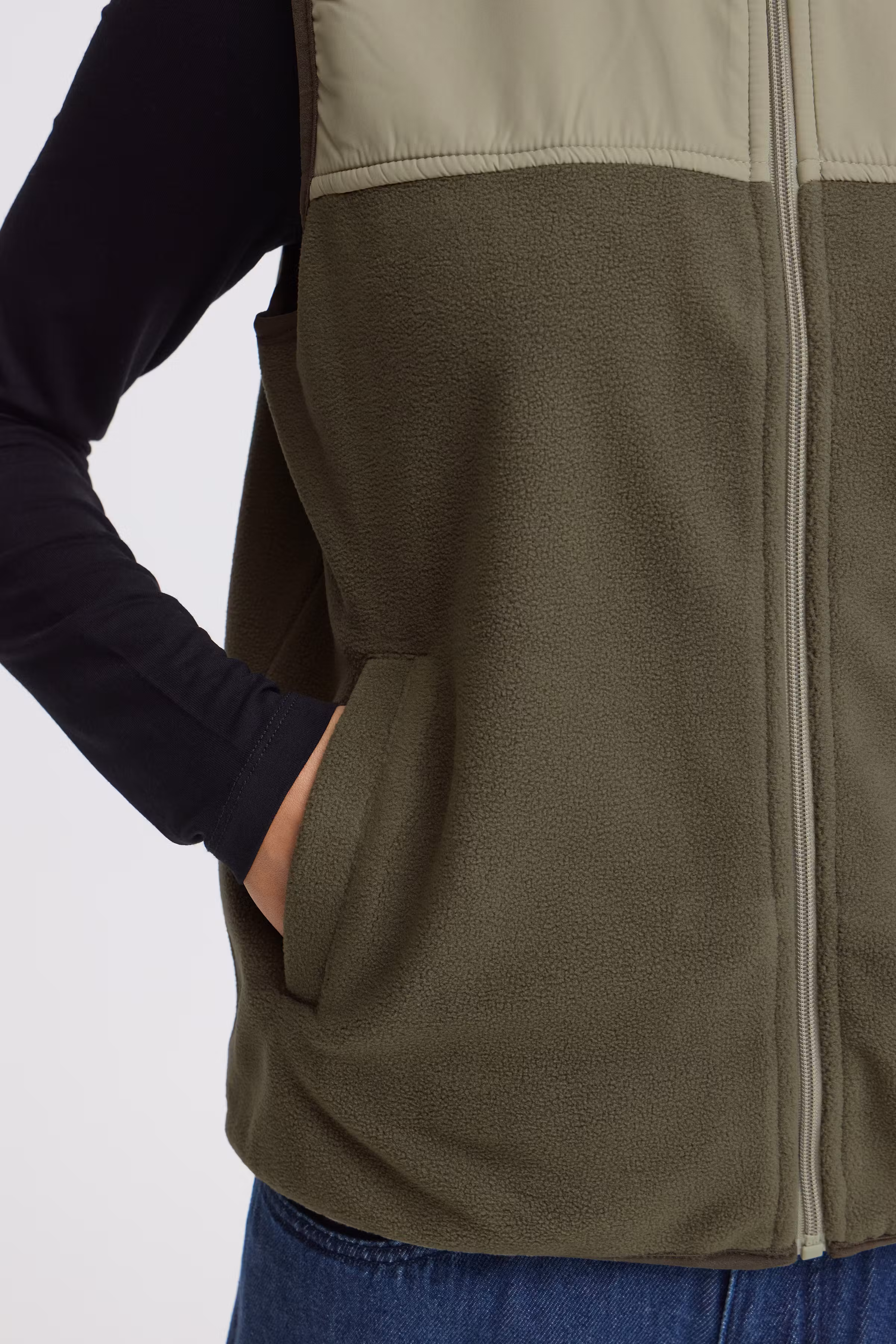 FRFLEA Waistcoat outerwear LOOKBOOK DETAIL 20618216-190511