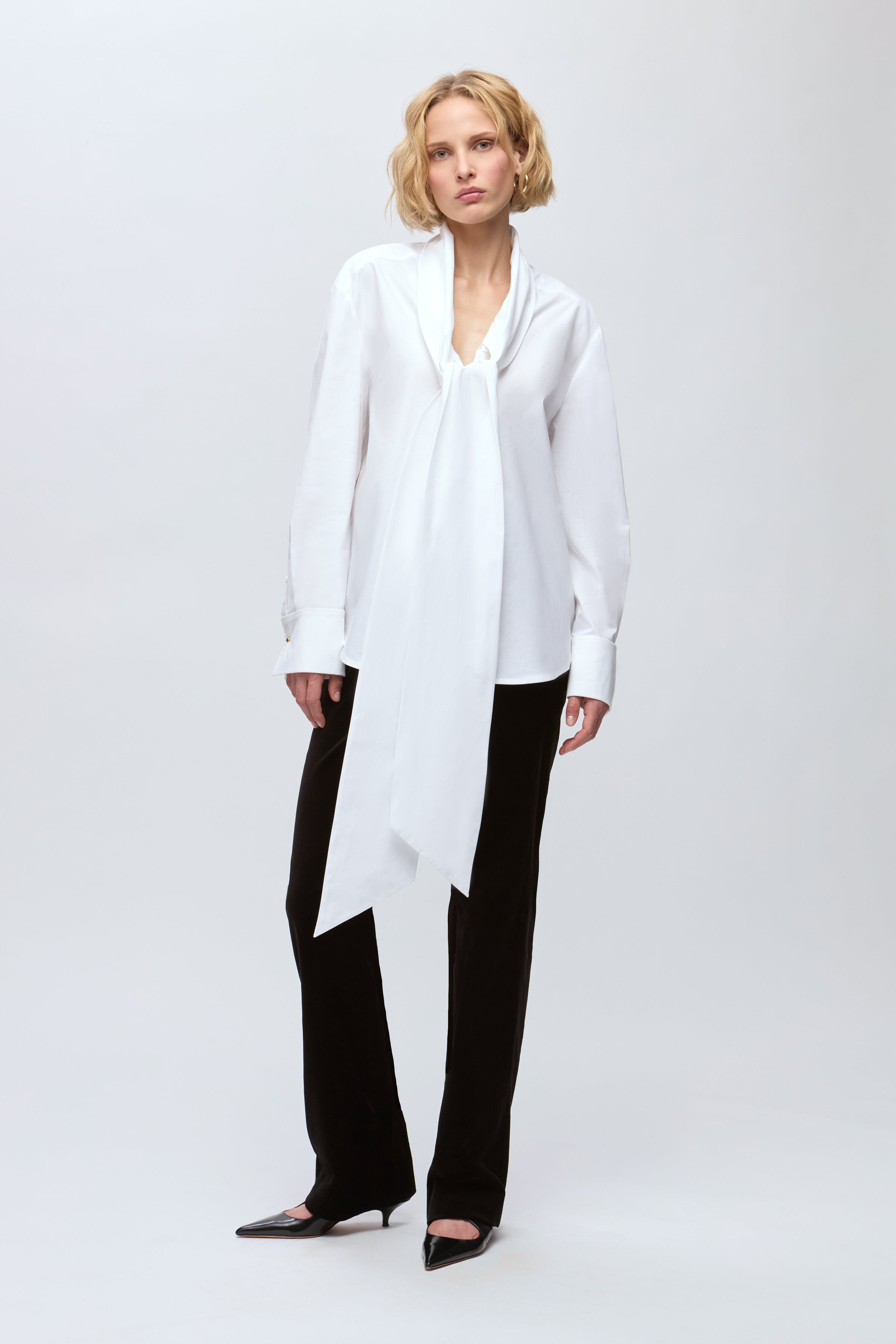 IOEvangeline Blouse LOOKBOOK FRONT 30600144-WH001