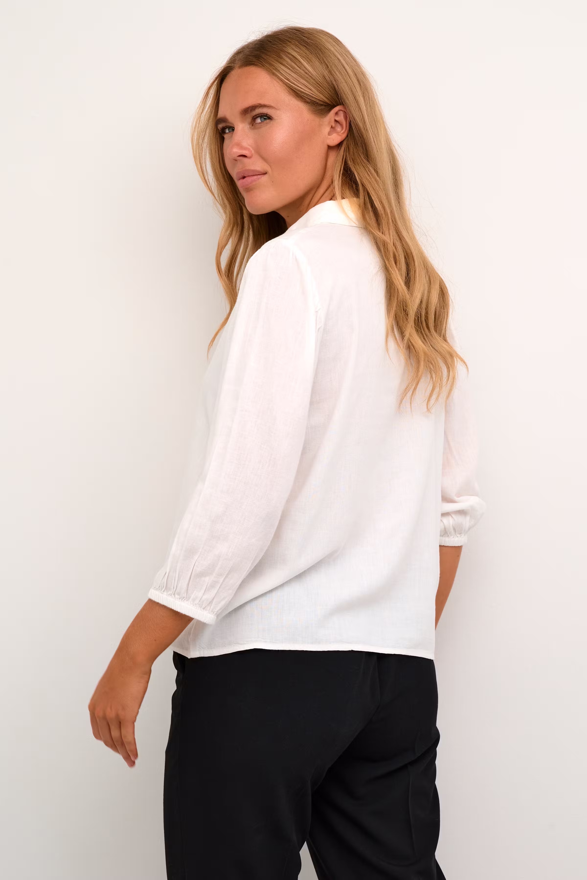 KAmilia Leinenhemd LOOKBOOK BACK 10508361-110602