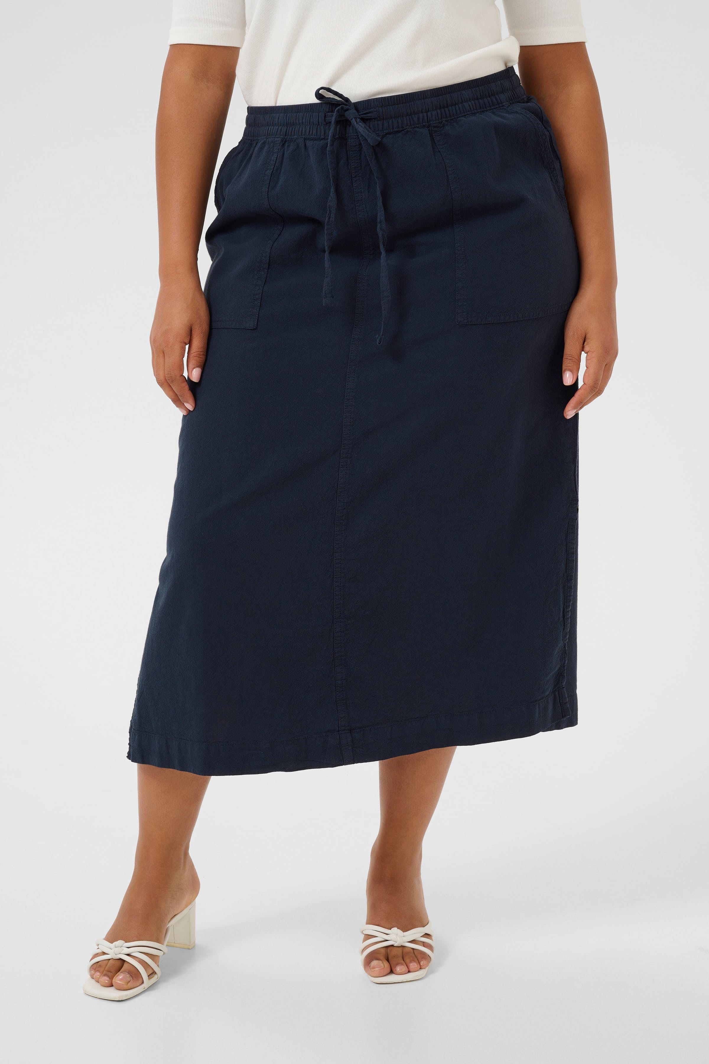 KCnana Skirt LOOKBOOK FRONT 10582896-194020