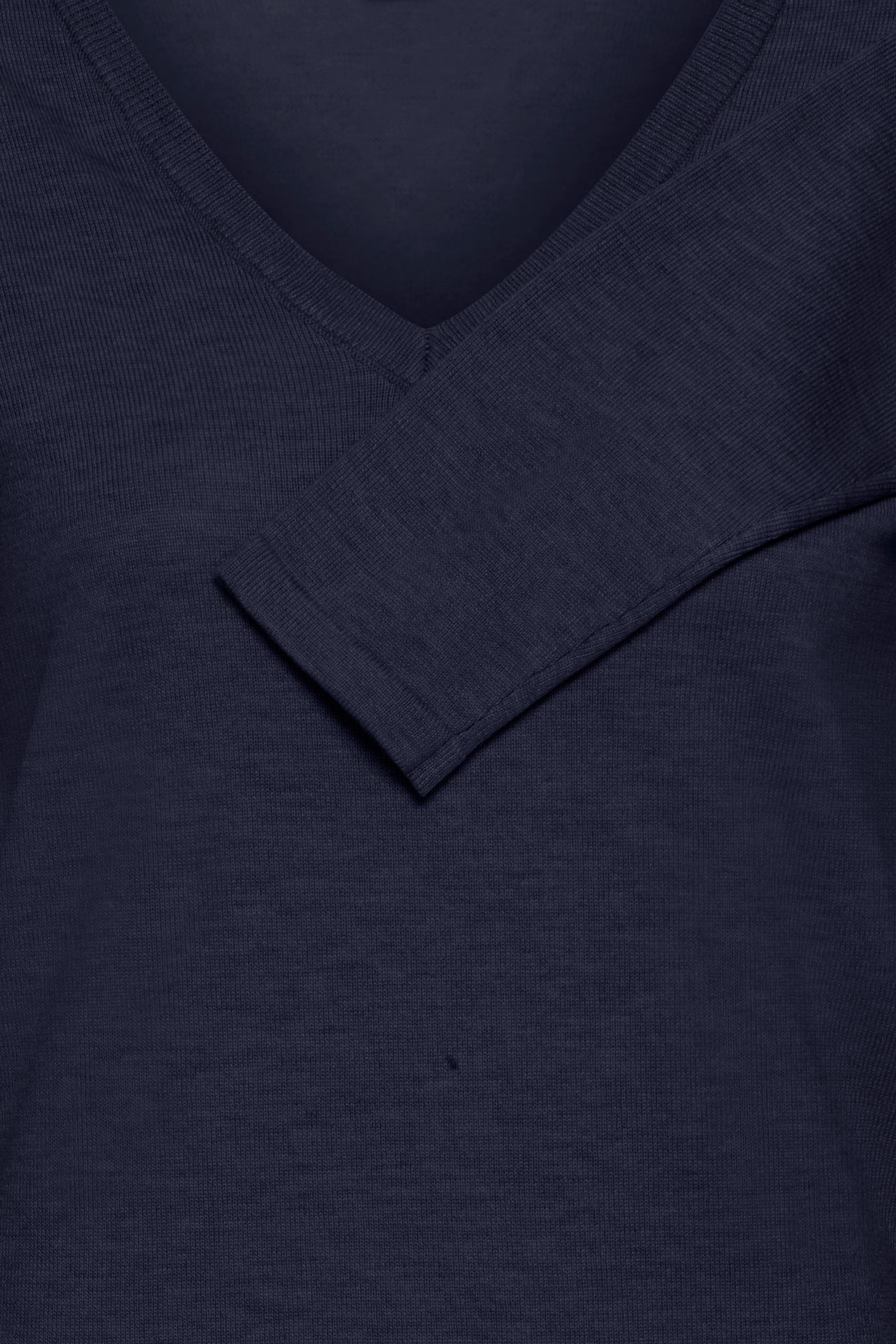 IHLULS V-Neck Pullover PACK DETAIL 20125815-194010