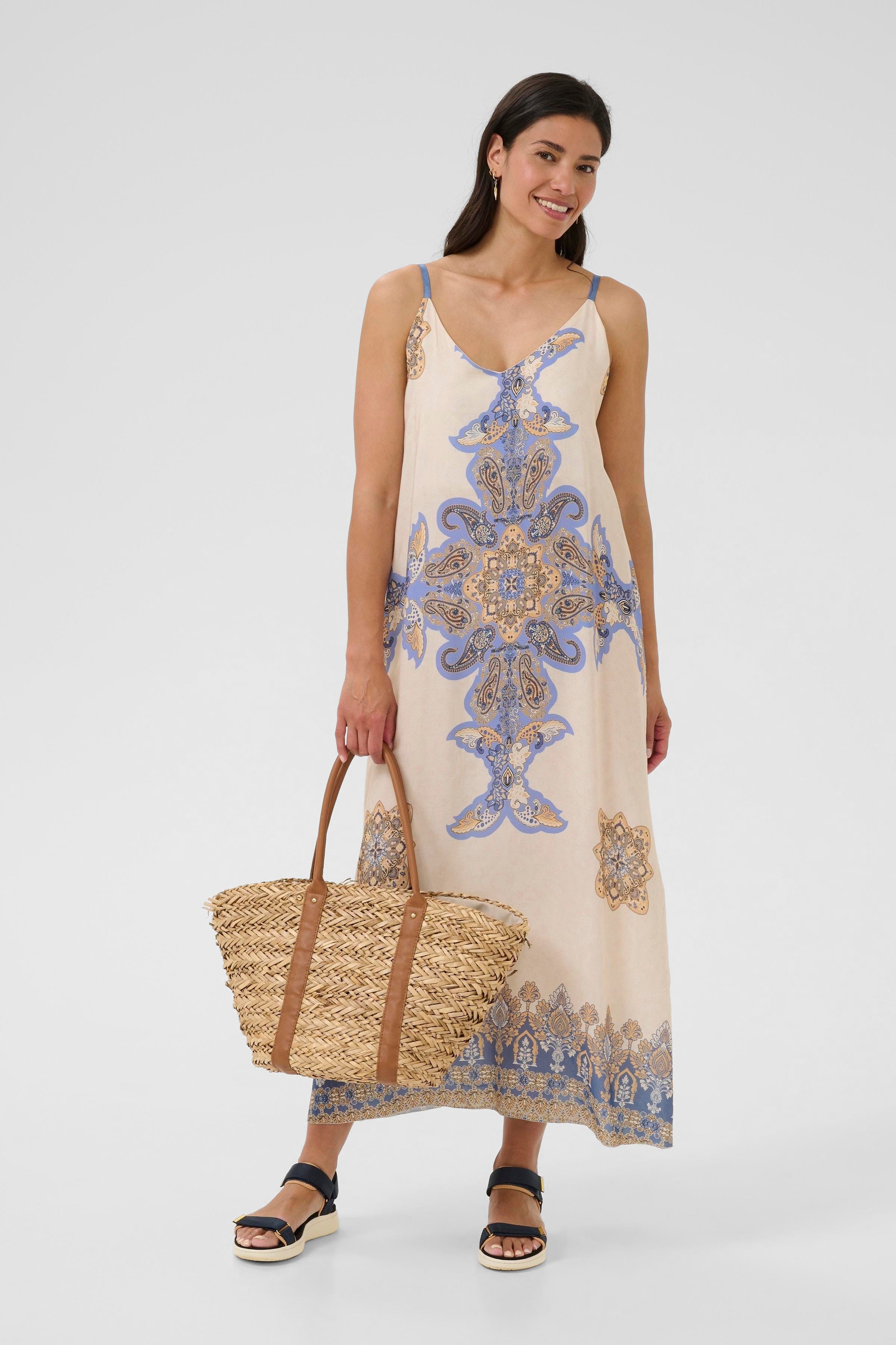 BPkarola Kleid LOOKBOOK FRONT 40103566-400802