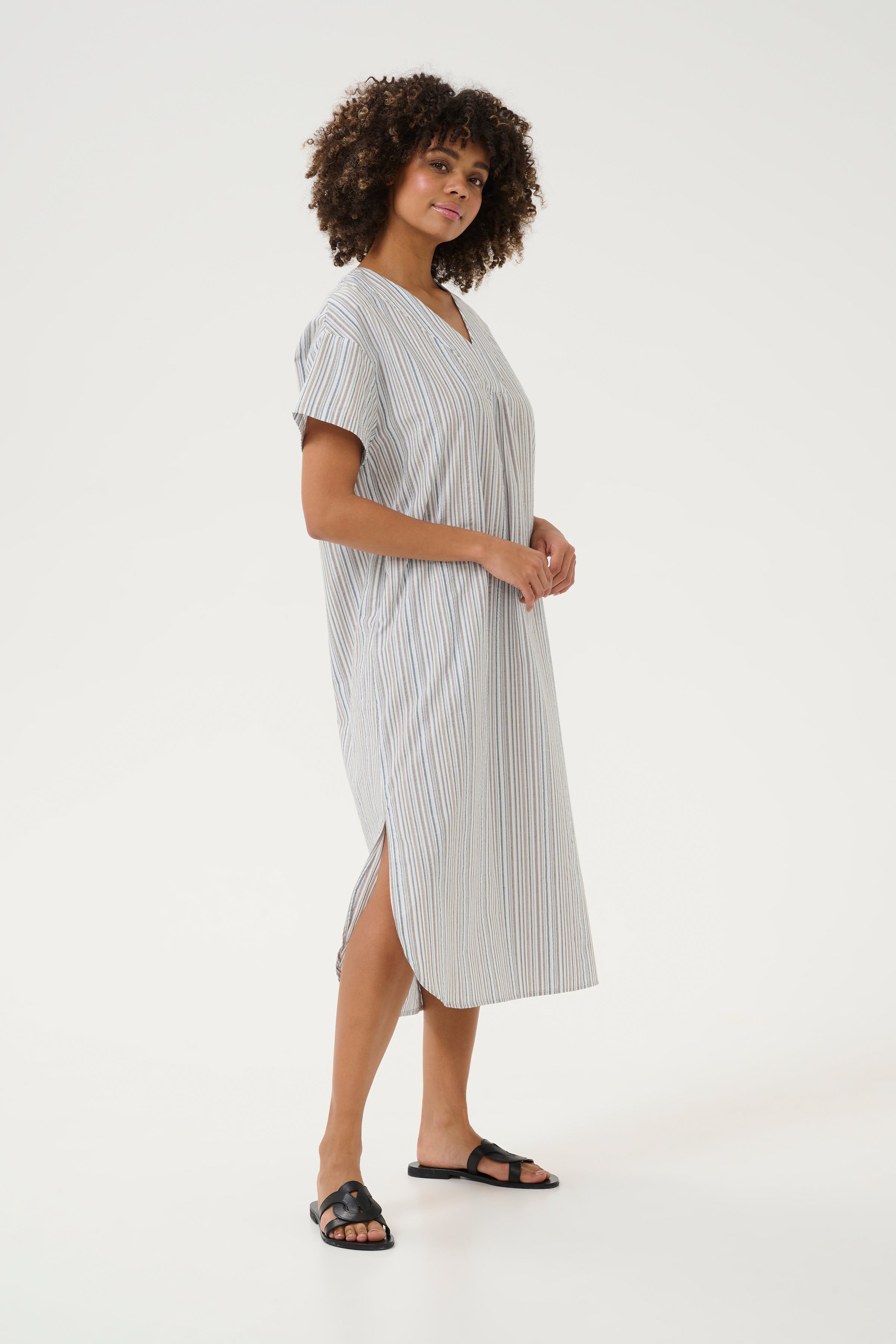 CUtwila Dress LOOKBOOK FRONT 50111887-107645